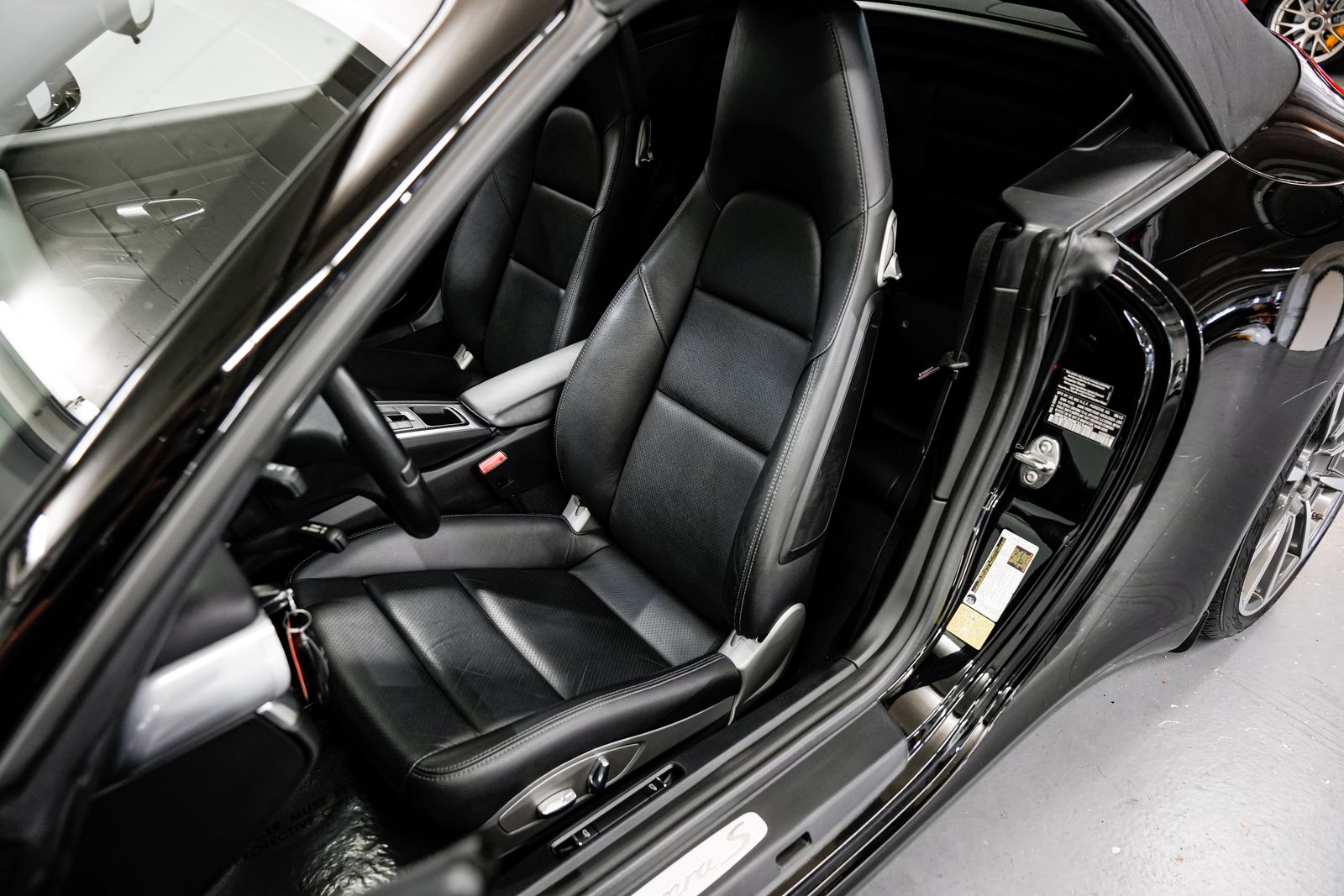 2014 Porsche 911 Carrera S — photo 17