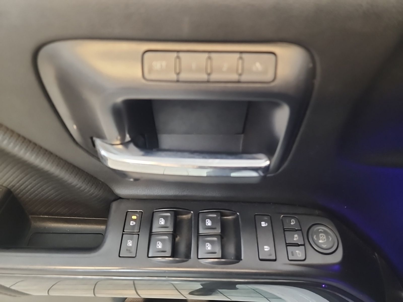 Used 2017 Summit White Chevrolet LT image 22