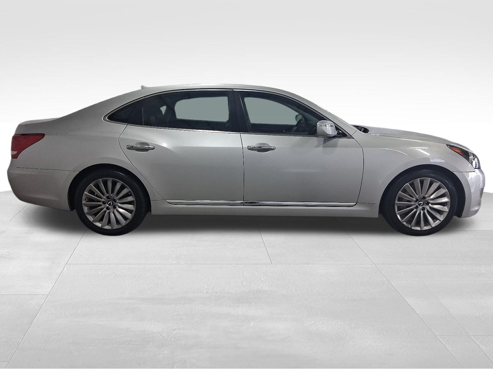 Used Car 2014 Hyundai Equus  Signature For Sale Under $15,000 In Austin, Texas