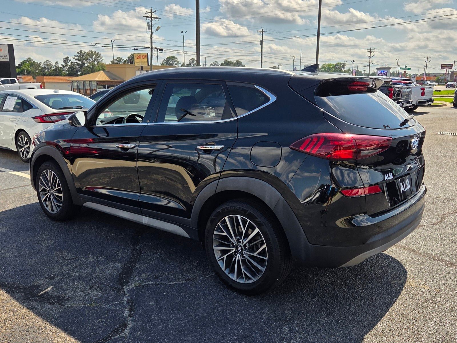 Used 2020 Black Noir Pearl Hyundai Limited image 9
