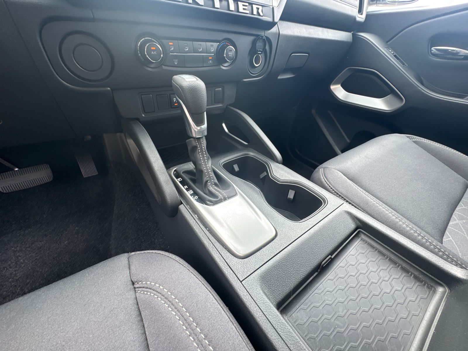Used 2025 White Nissan SV image 28