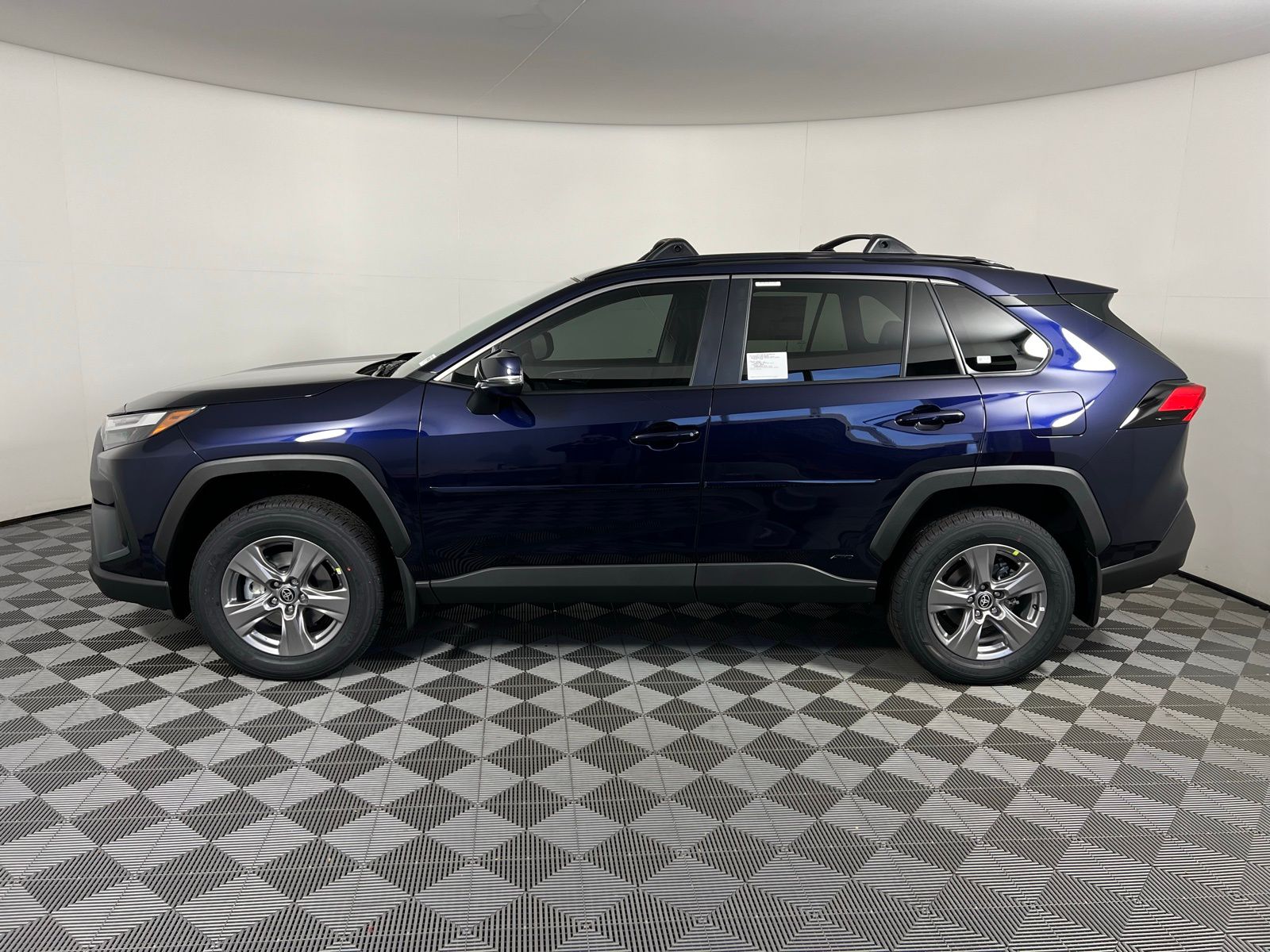 Thumbnail: 2025 Toyota RAV4 - 8