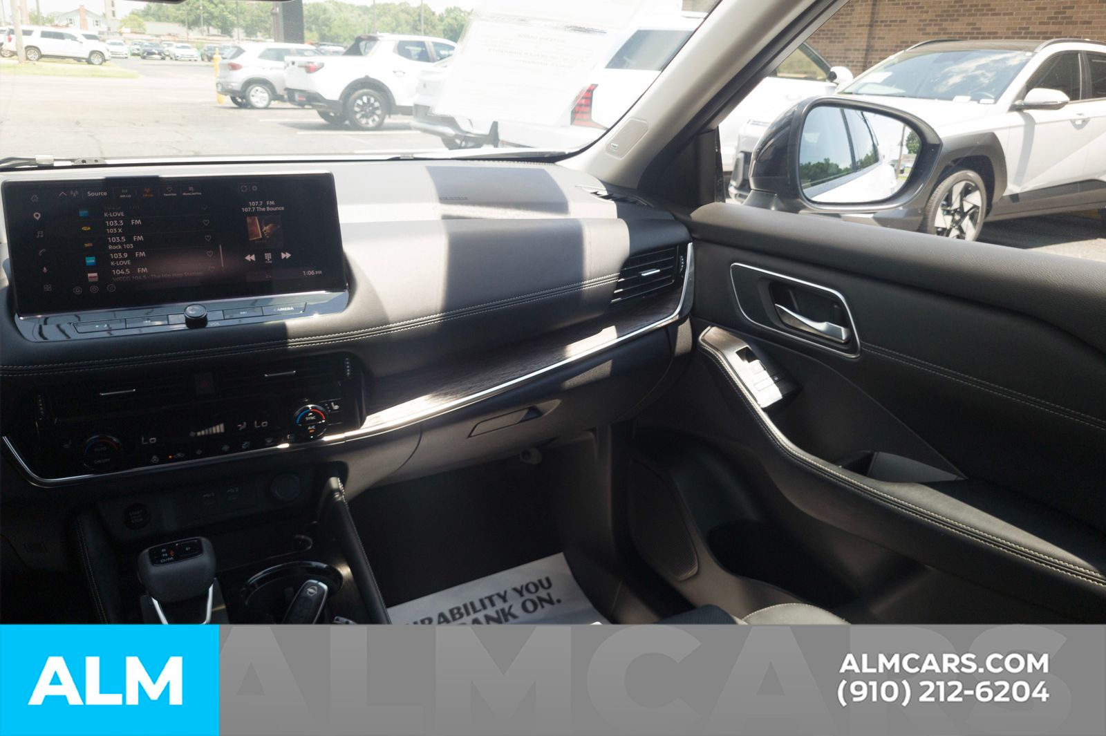 Used 2025 White Pearl Nissan Platinum image 21