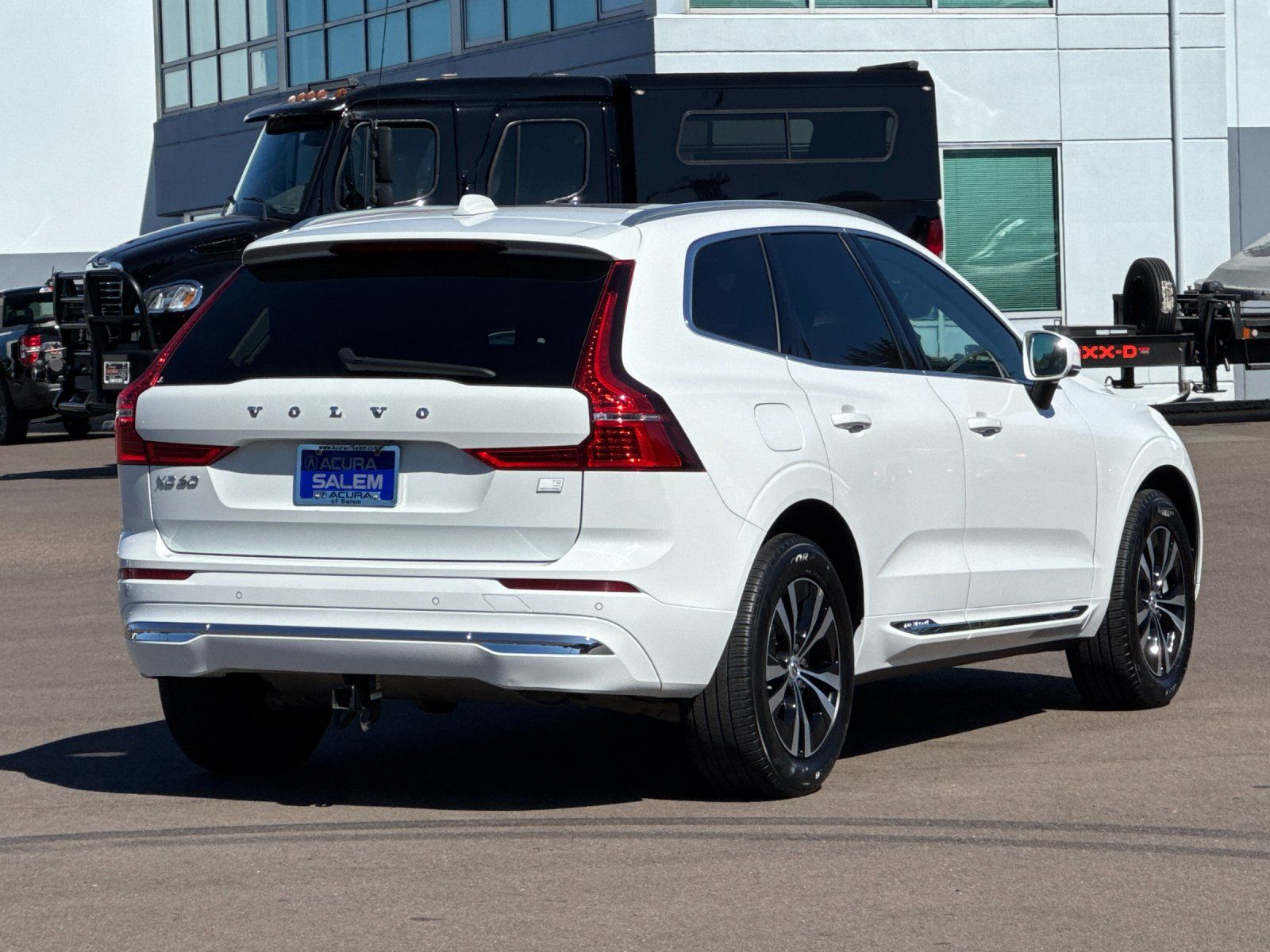 used 2022 Volvo XC60 Recharge Plug-In Hybrid car, priced at $31,998