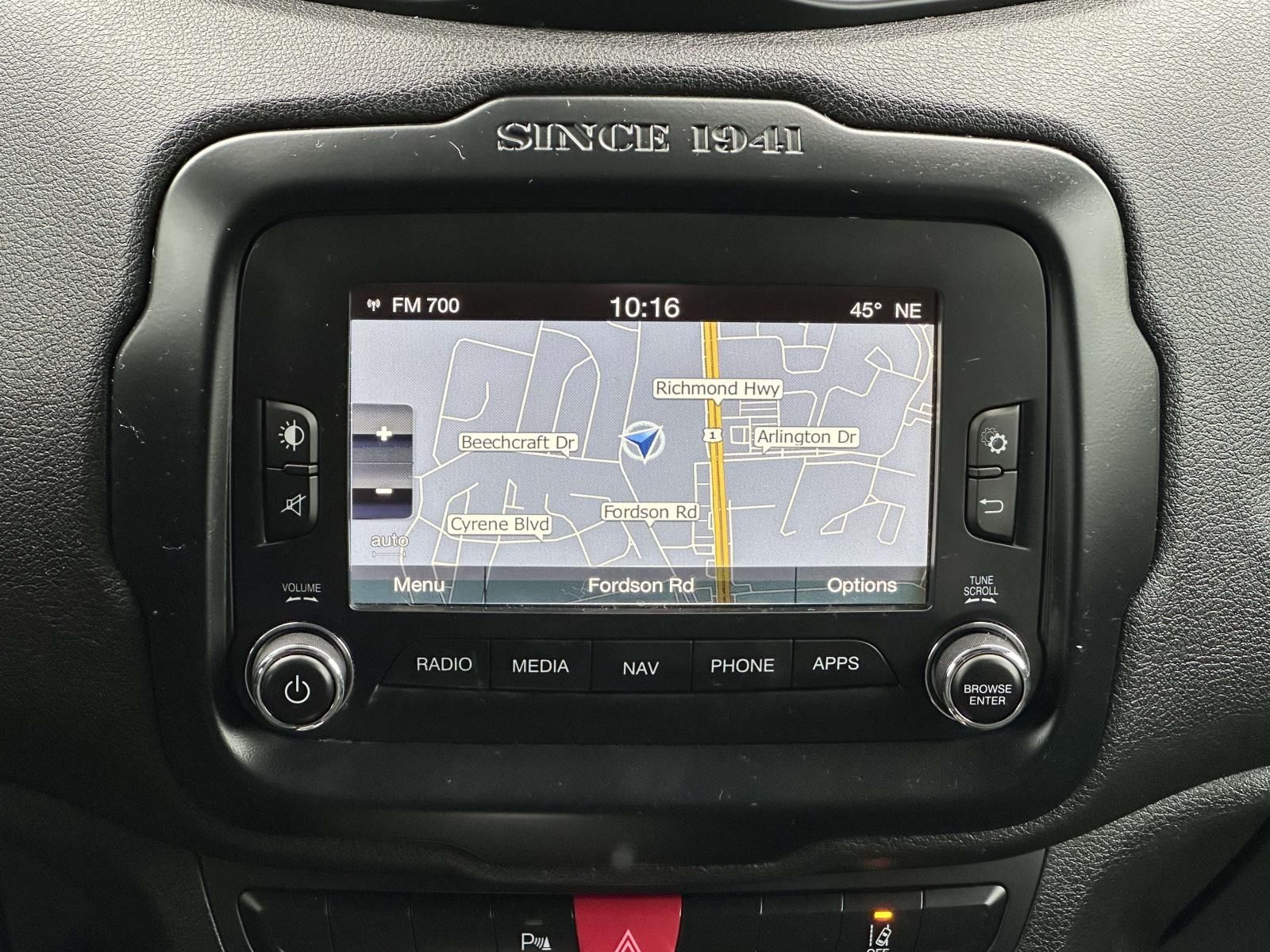 Used 2016 Silver Jeep Latitude image 4