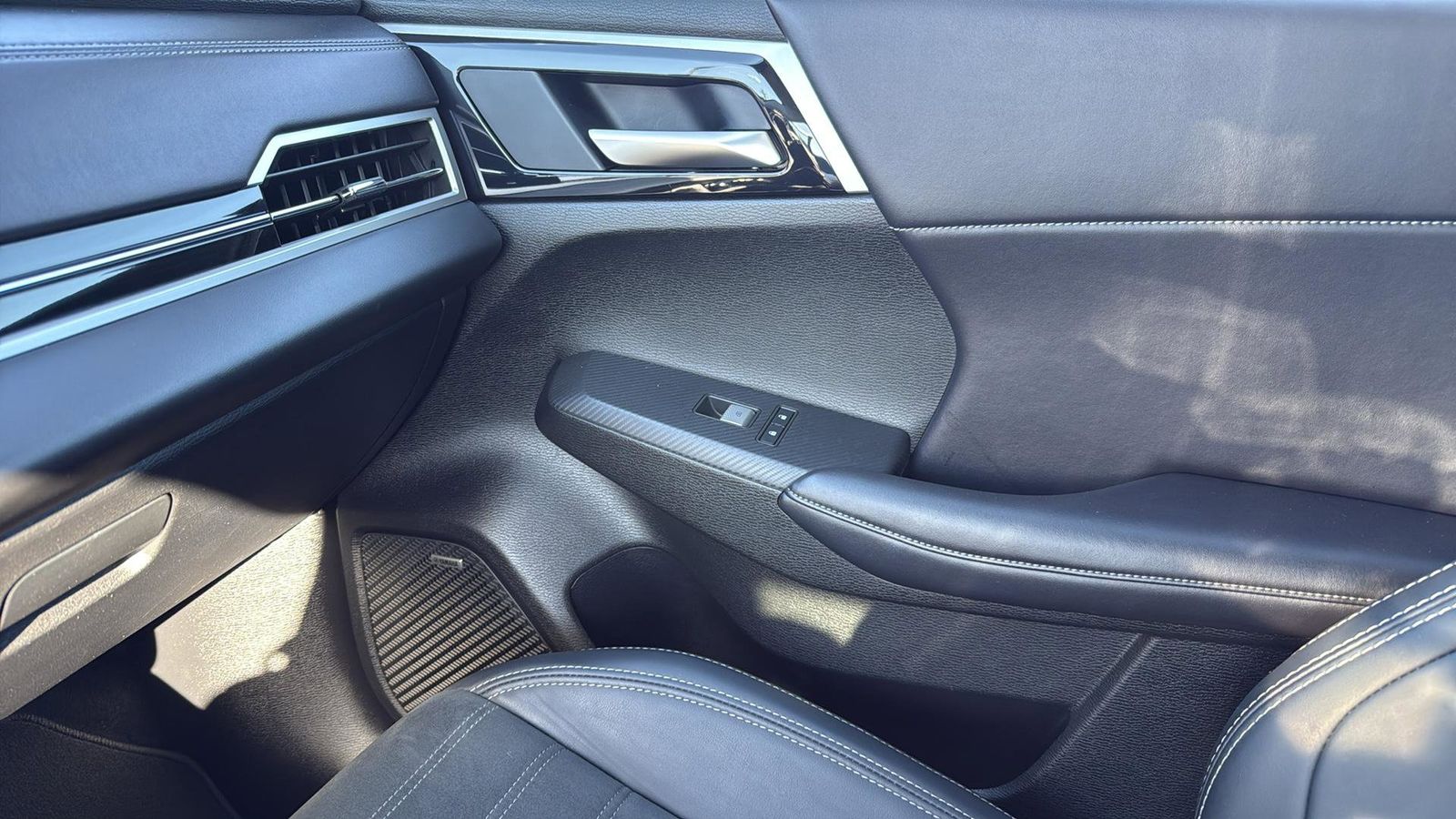 Used Car 2025 Mitsubishi Outlander  Se For Sale Under $30,000 In Austin, Texas