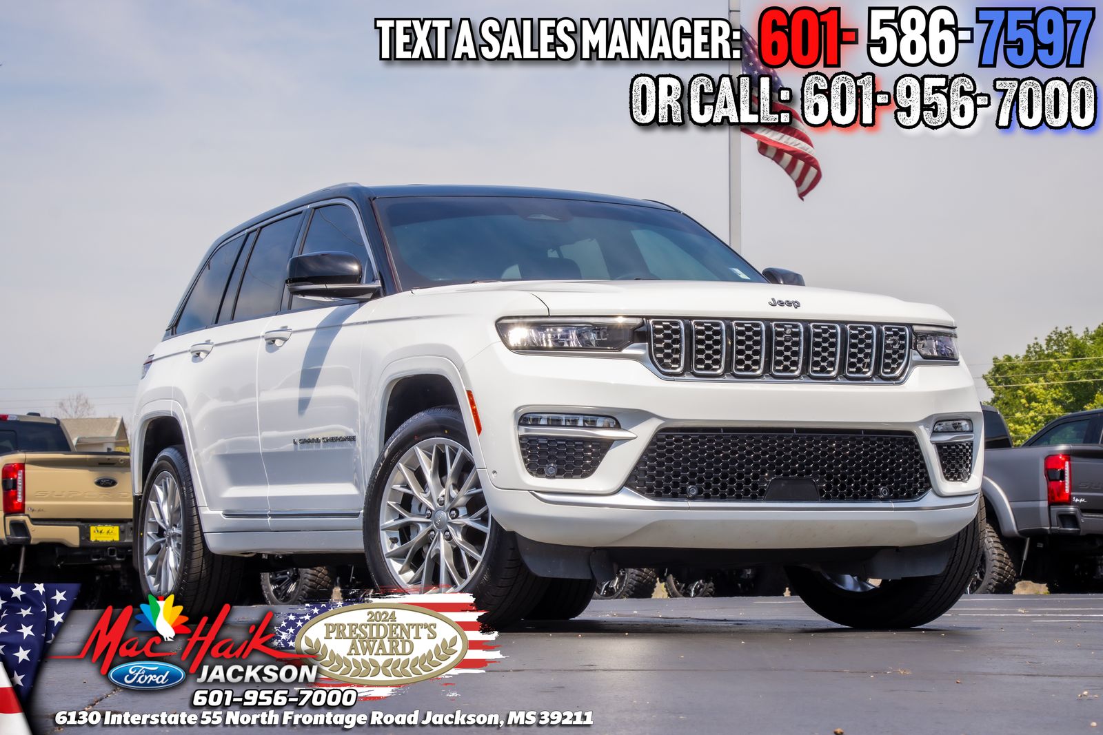 Bright White Clearcoat 2023 Jeep Grand Cherokee Summit RWD SUV / Crossover 4X2 8-Speed Automatic