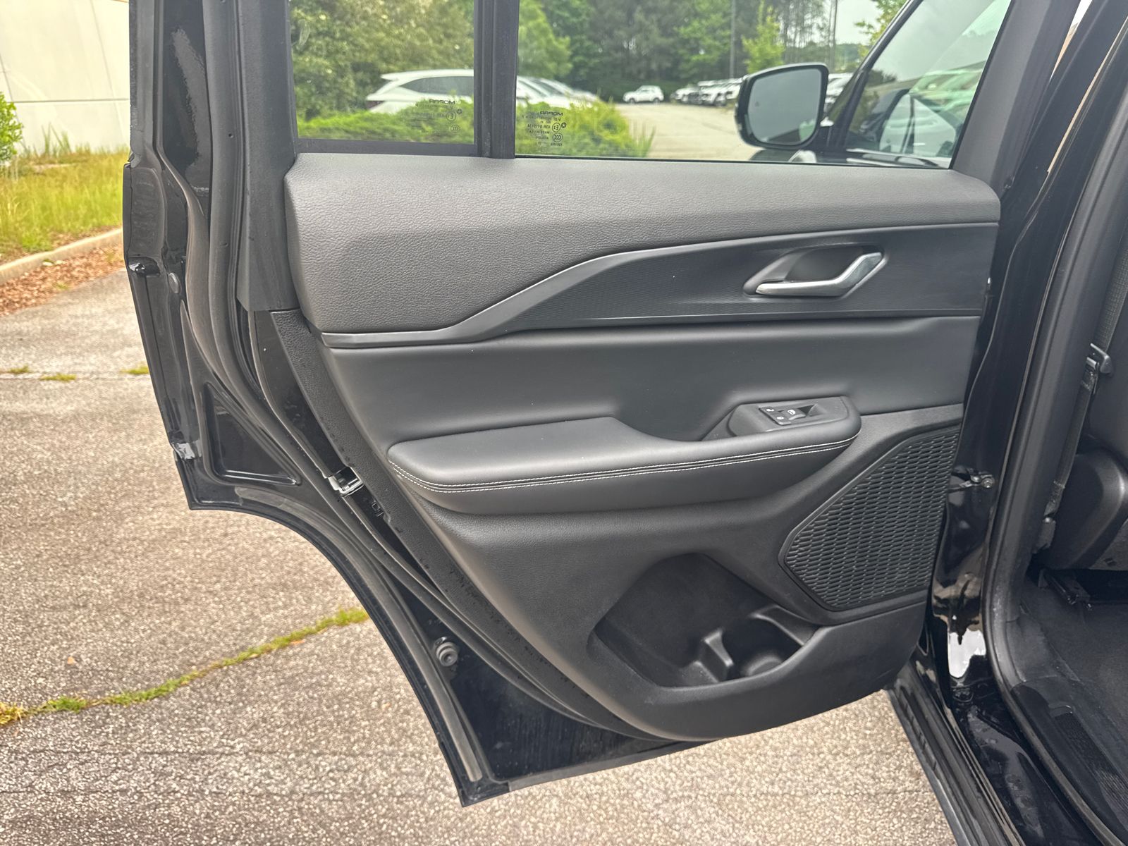 Used 2025 Black Jeep Altitude image 21