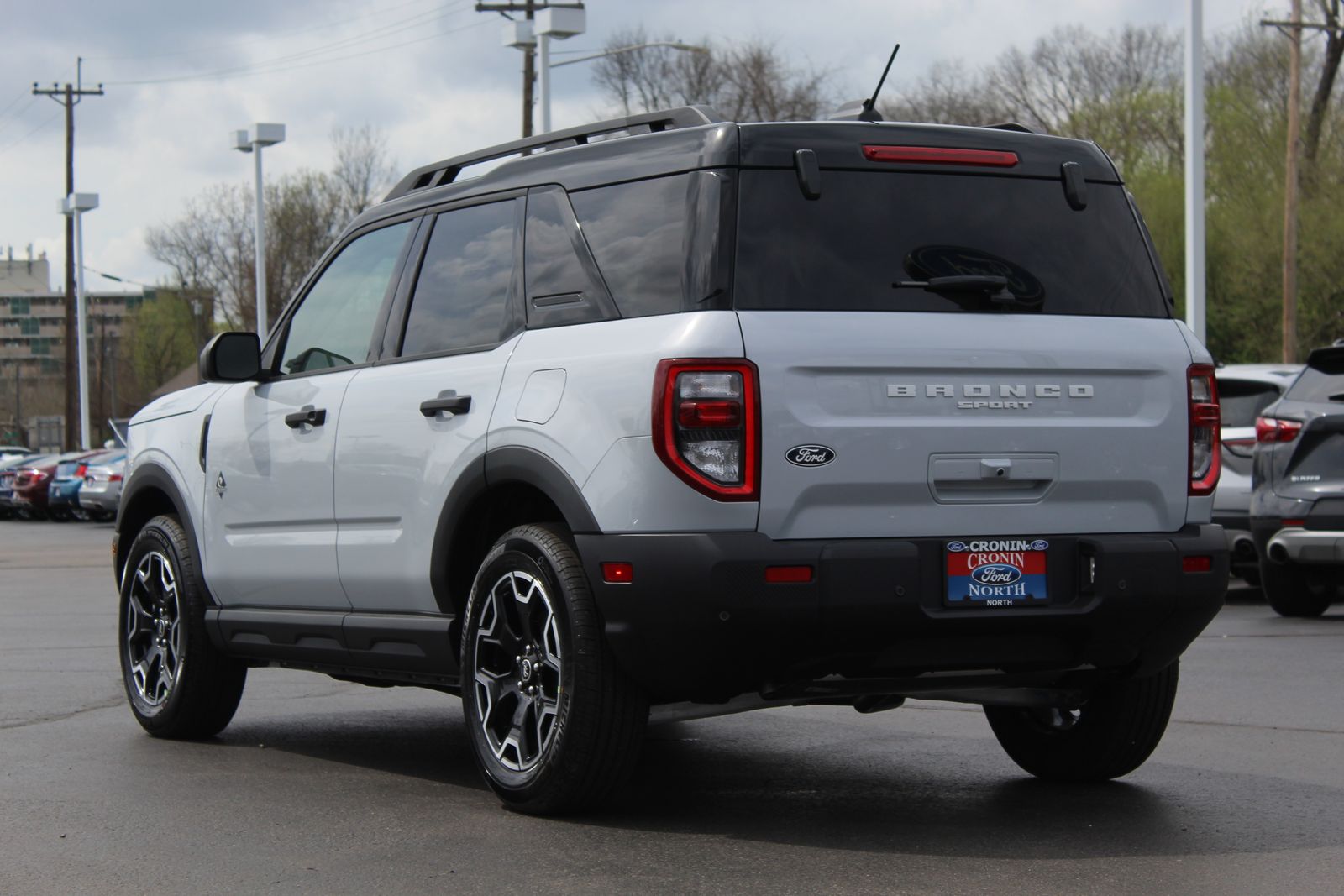 View vehicle photo 5