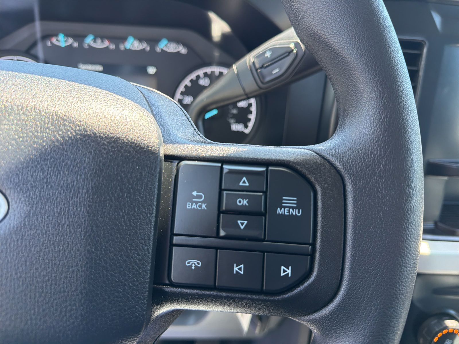 Certified Used 2025 Oxford White Ford XL image 17