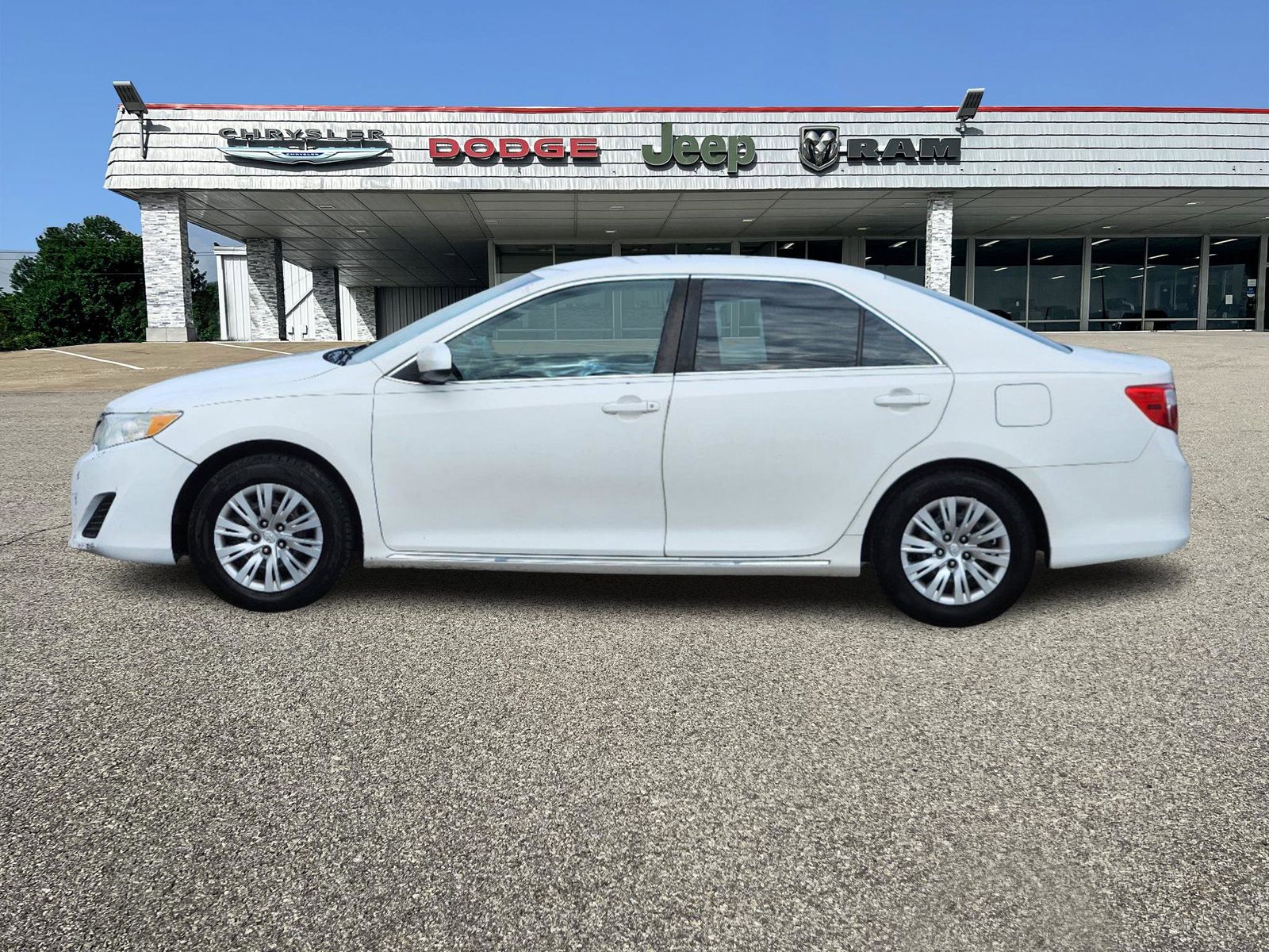 2012 Toyota Camry LE 3