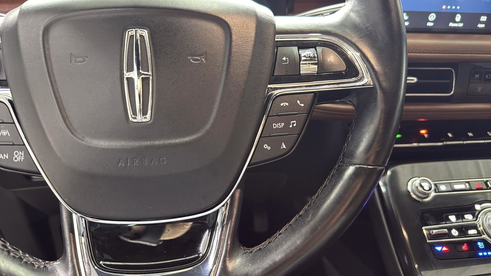 Used Car 2022 Lincoln Nautilus  Reserve For Sale Under $40,000 In Austin, Texas