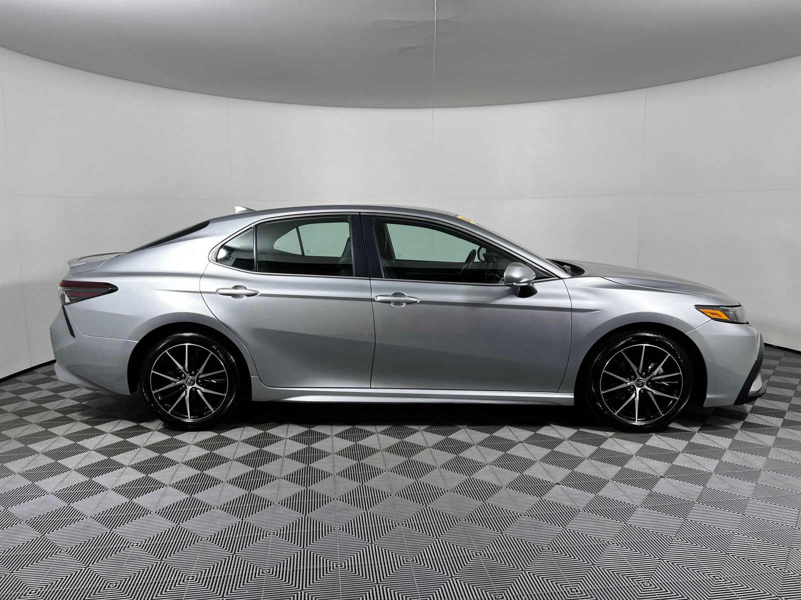 Thumbnail: 2024 Toyota Camry - 4