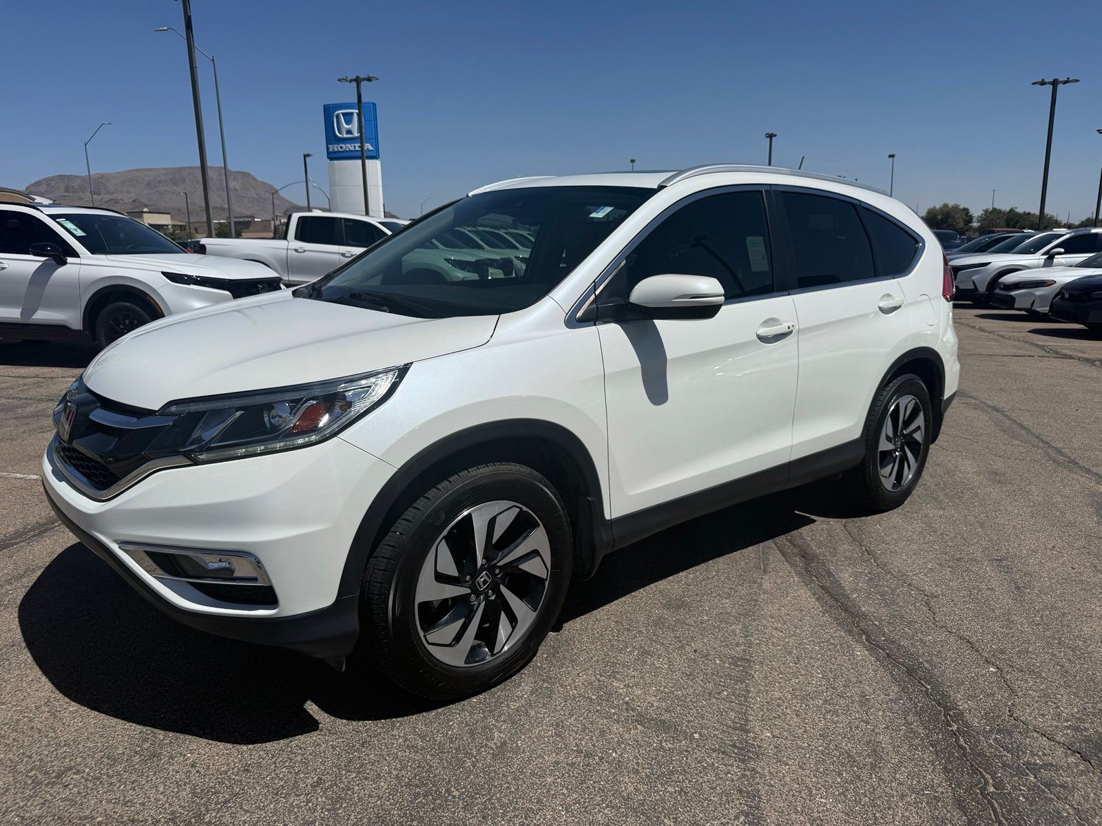 White 2016 Honda CR-V SUV / Crossover Front-Wheel Drive Continuously Variable Transmission