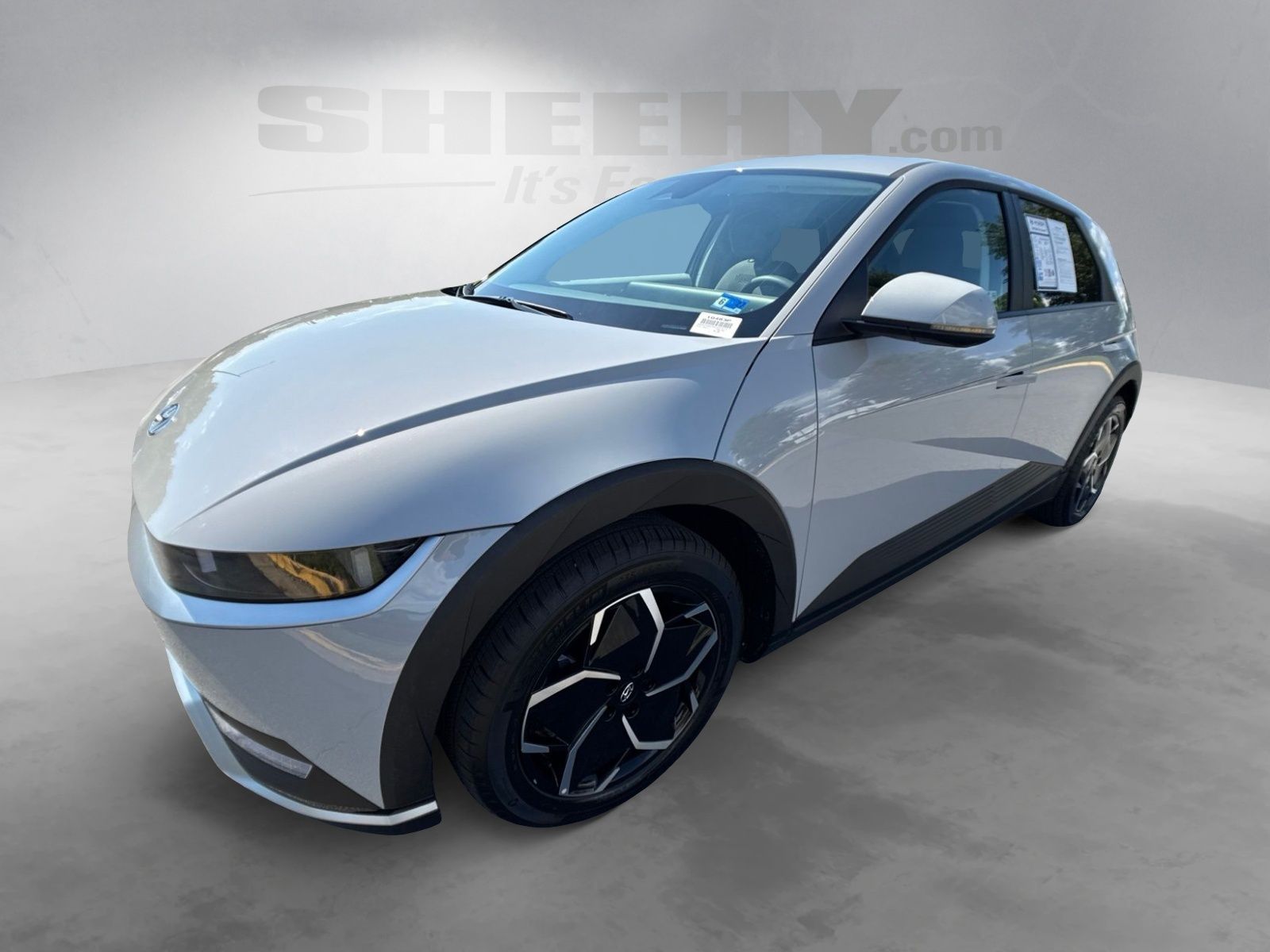 Used 2024 Gray Hyundai SEL image 17