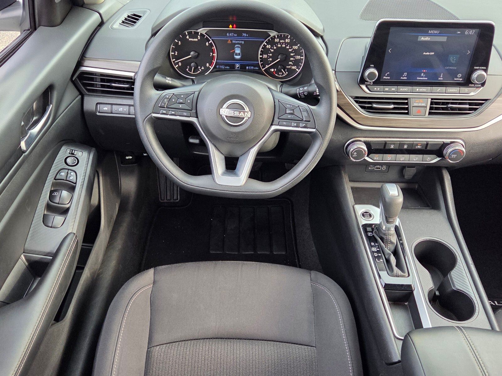 Used 2025 Glacier White Nissan 2.5 SV image 7