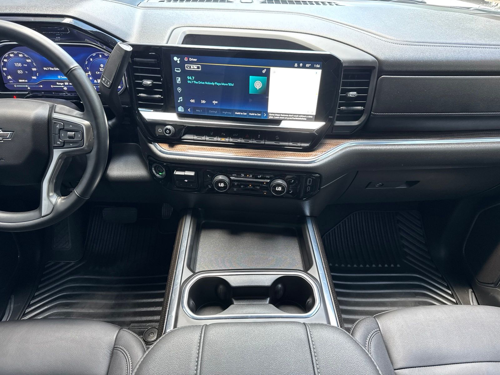 Used 2024 Summit White Chevrolet LT image 27