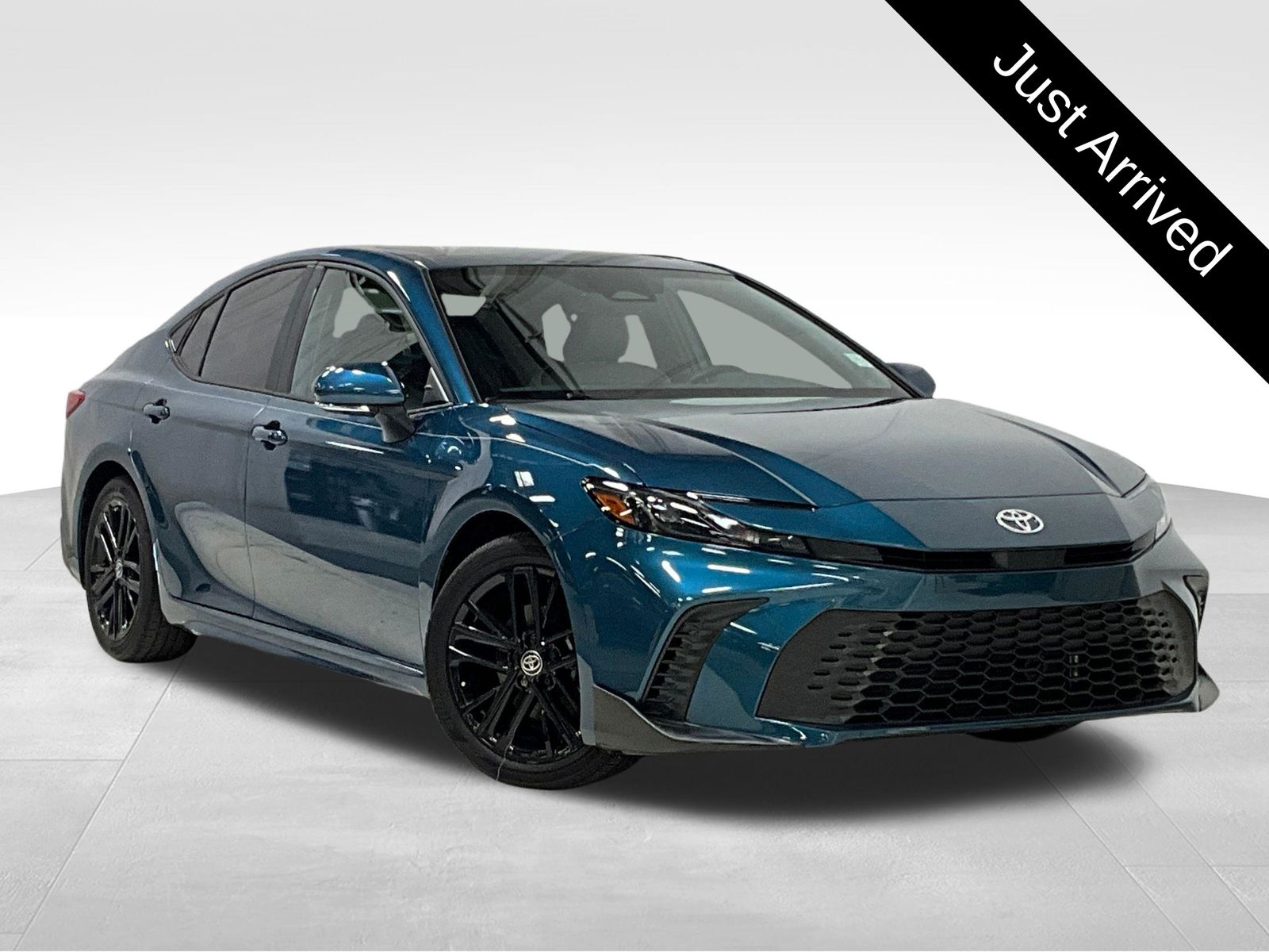 Ocean Gem 2025 Toyota Camry Sedan Front-Wheel Drive Continuously Variable Transmission