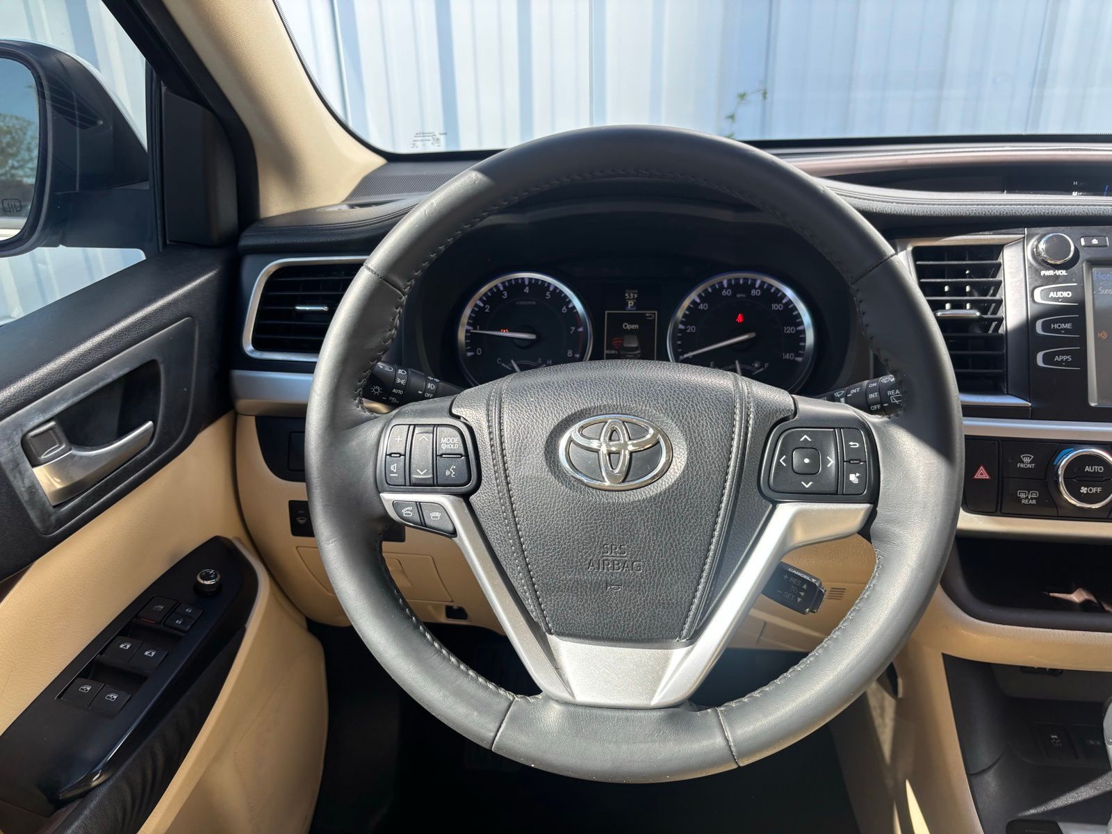 Used Car 2015 Toyota Highlander  Xle V6 For Sale Under $20,000 In Austin, Texas
