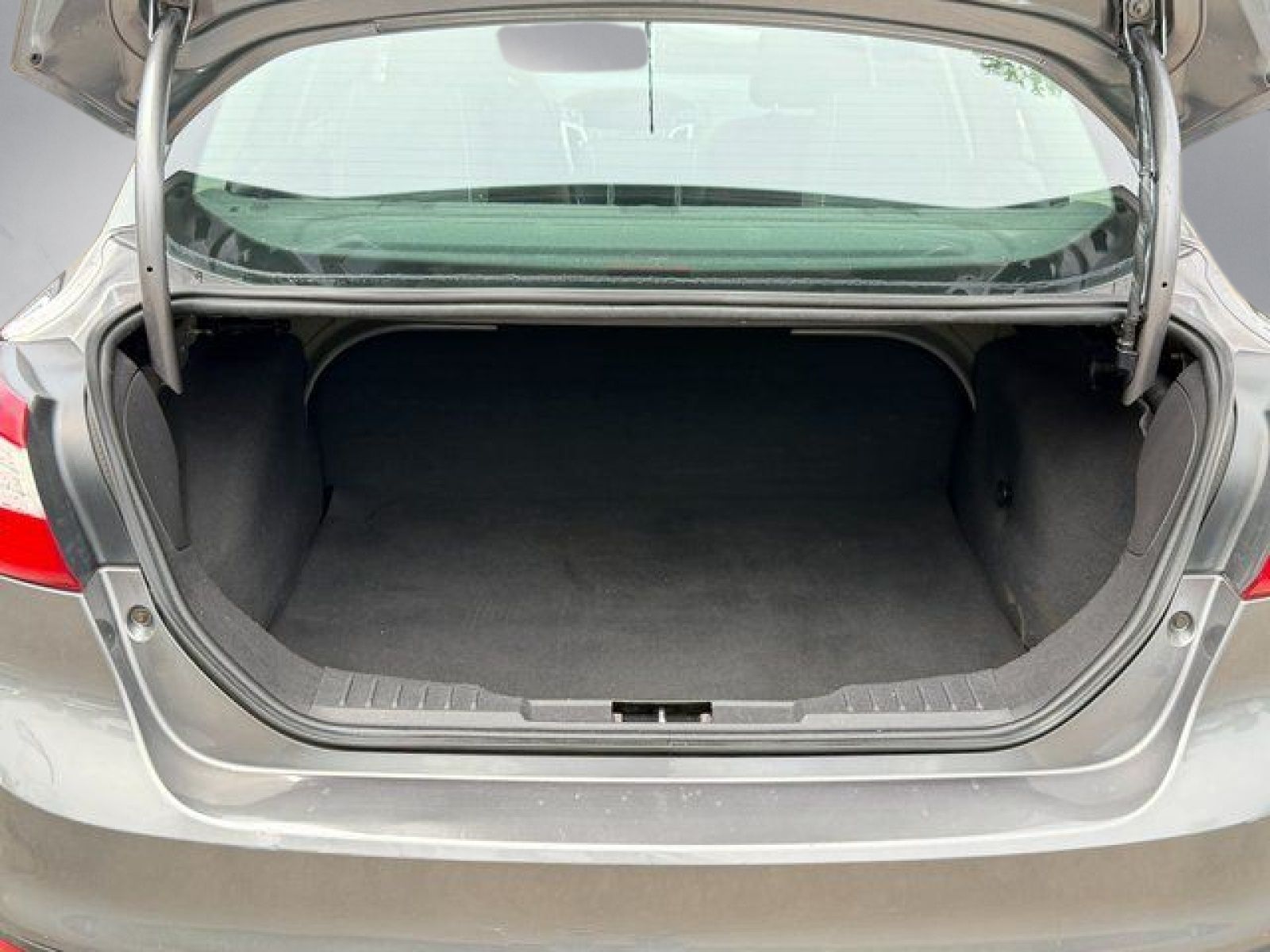 Used 2014 Sterling Gray Metallic Ford SE image 24