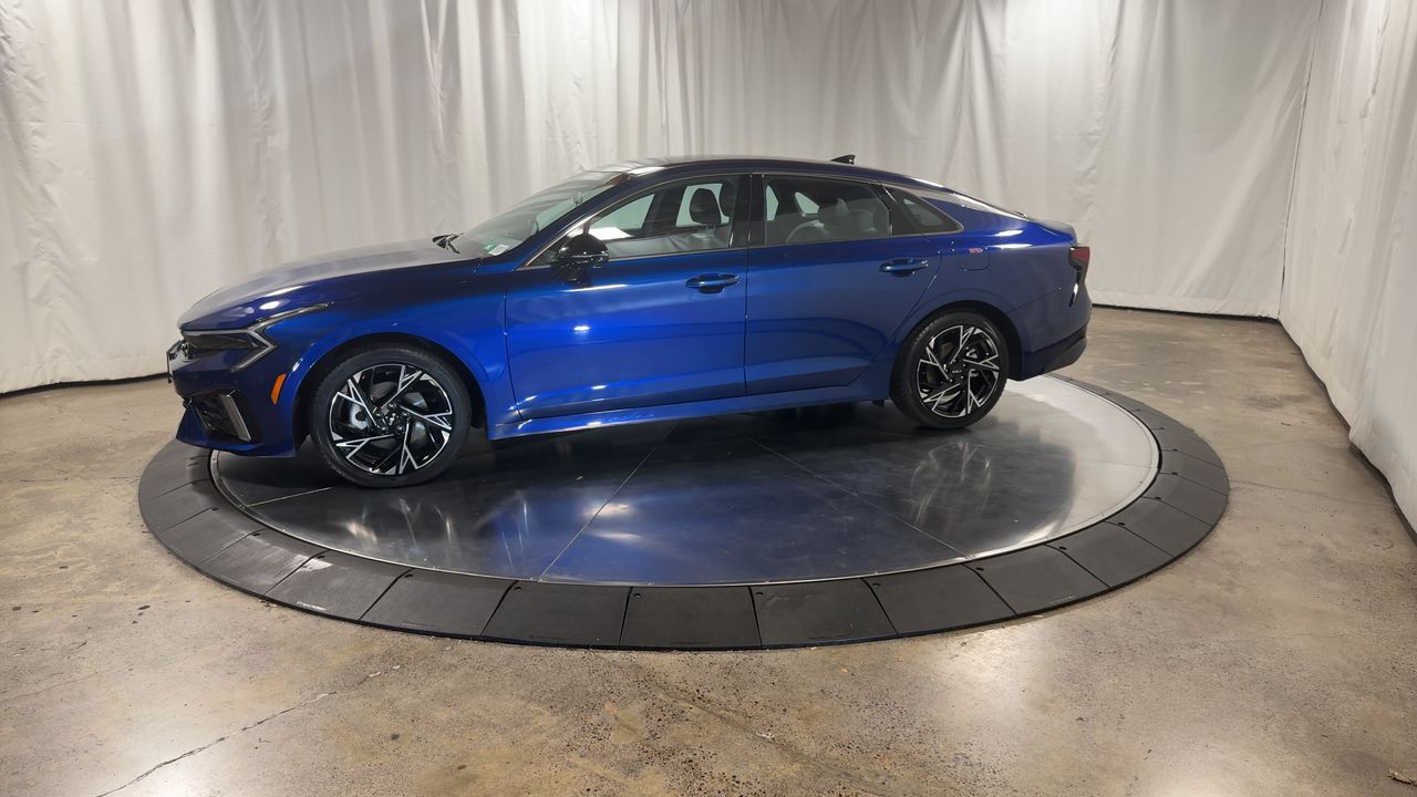 2025 Kia K5 GT-Line photo 6