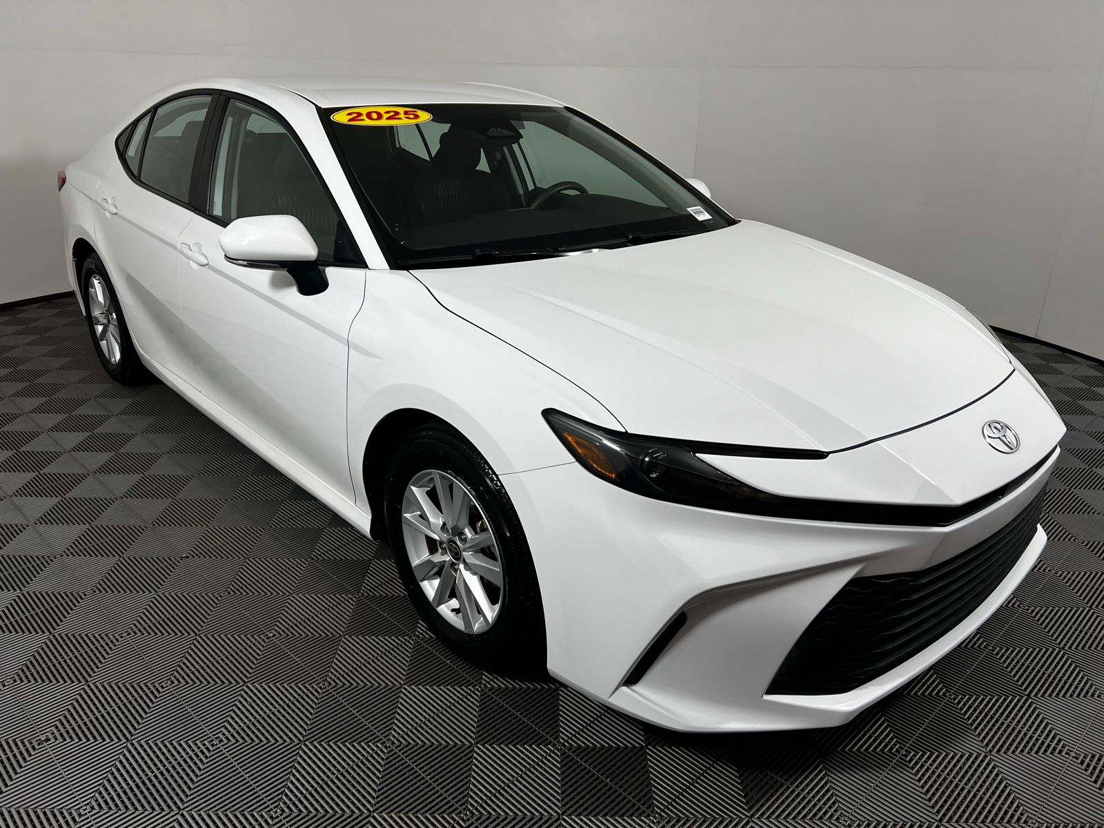 Thumbnail: 2025 Toyota Camry - 3