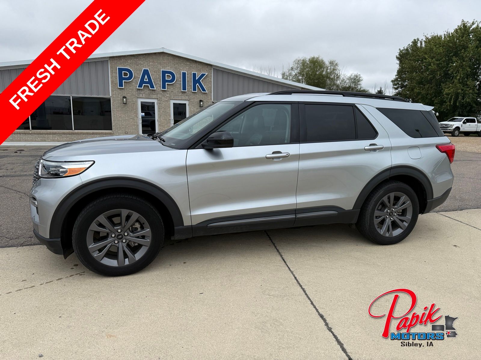 Iconic Silver Metallic 2023 Ford Explorer SUV / Crossover All-Wheel Drive Automatic