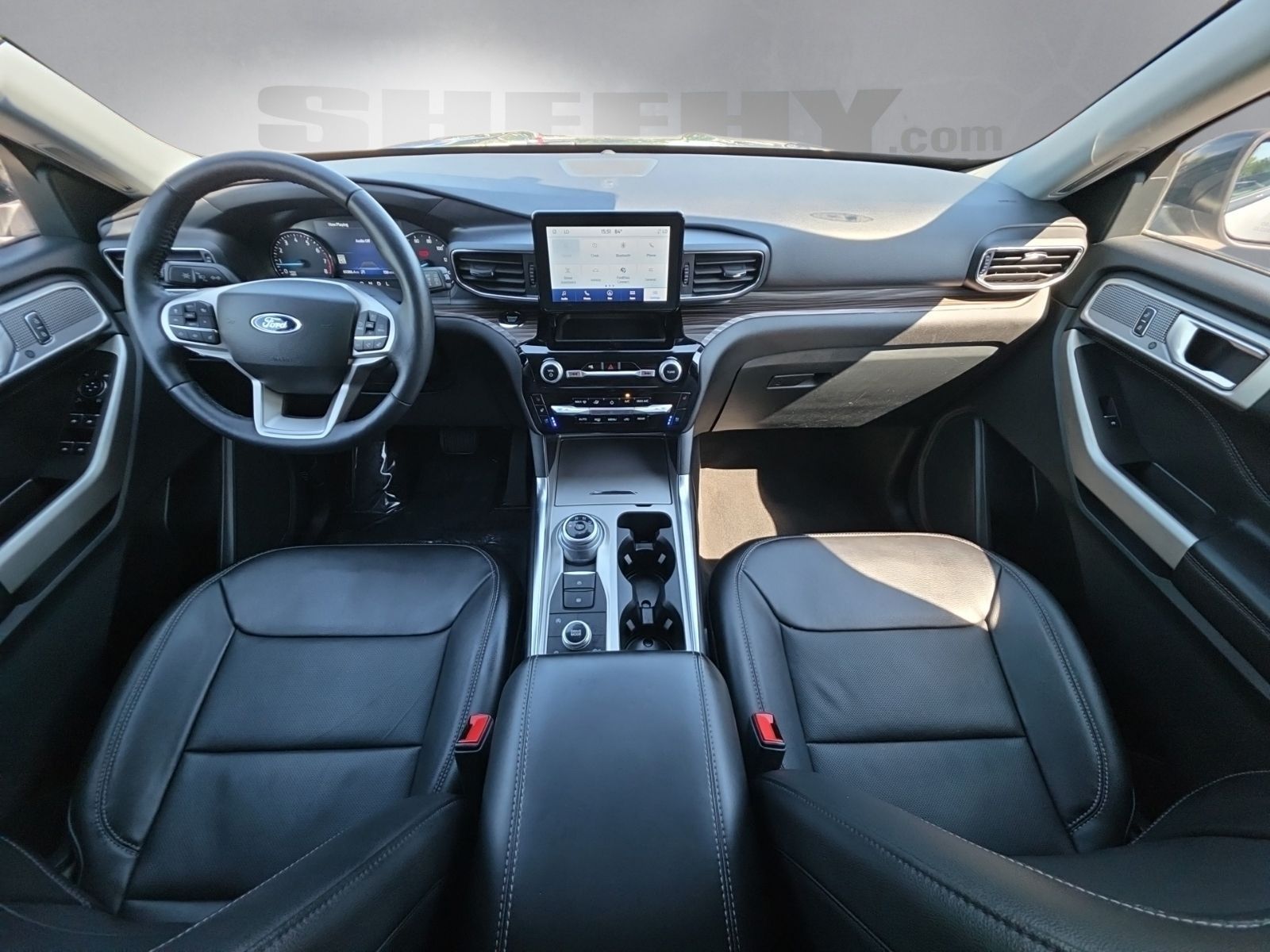 Used 2023 Silver Ford Limited image 3
