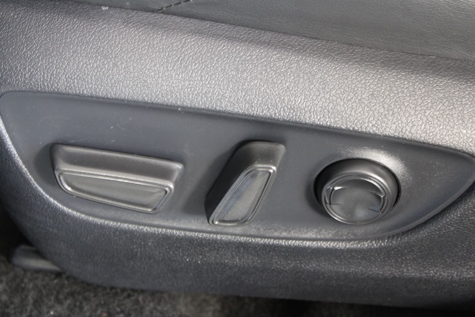Used 2024 White Toyota Adventure image 17