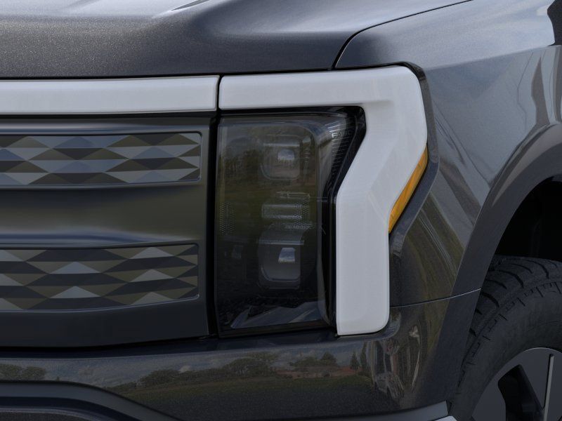 New 2025 Agate Black Metallic Ford Lariat image 18