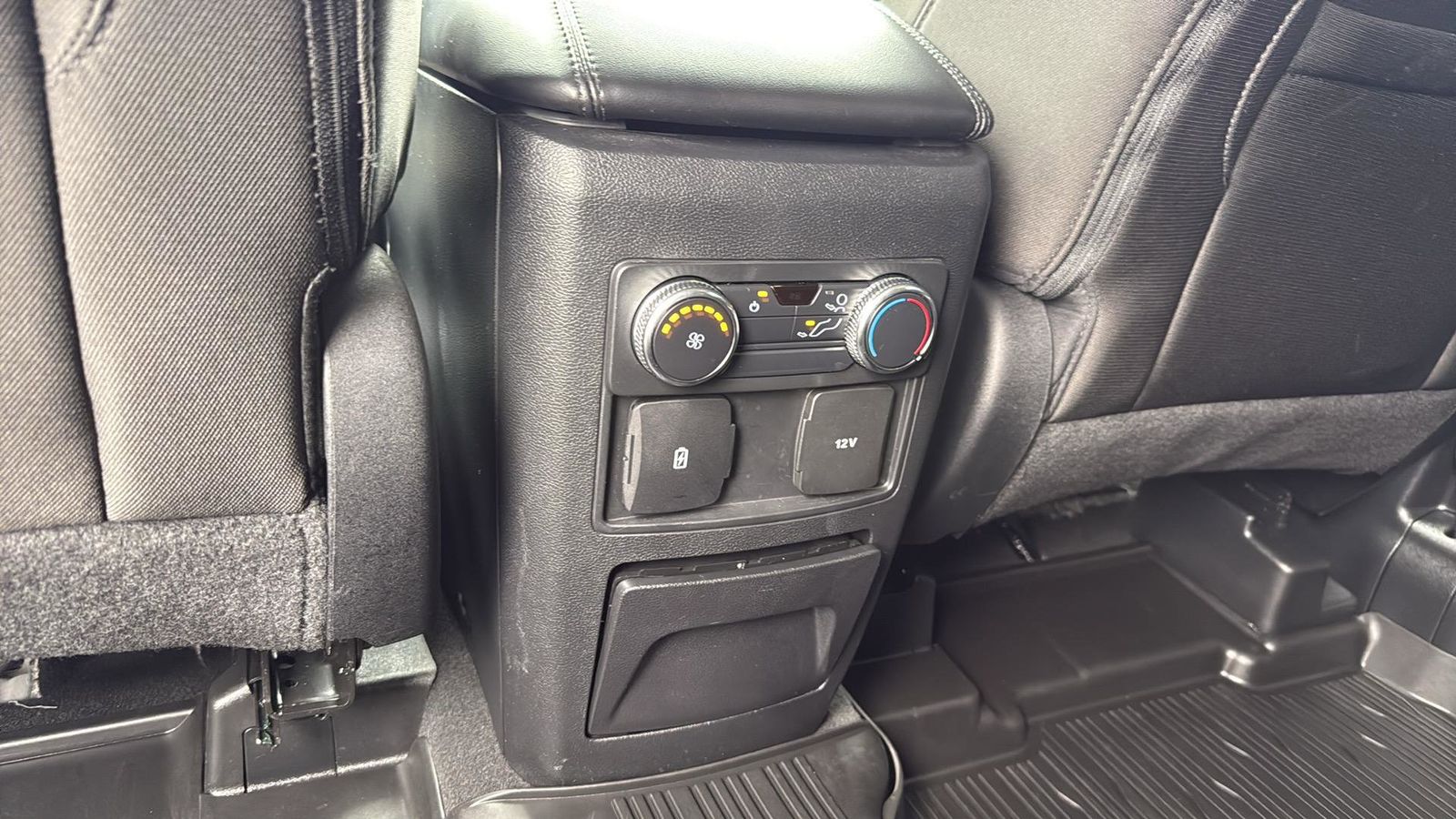 Used Car 2022 Ford Explorer  Xlt For Sale Under $30,000 In Austin, Texas