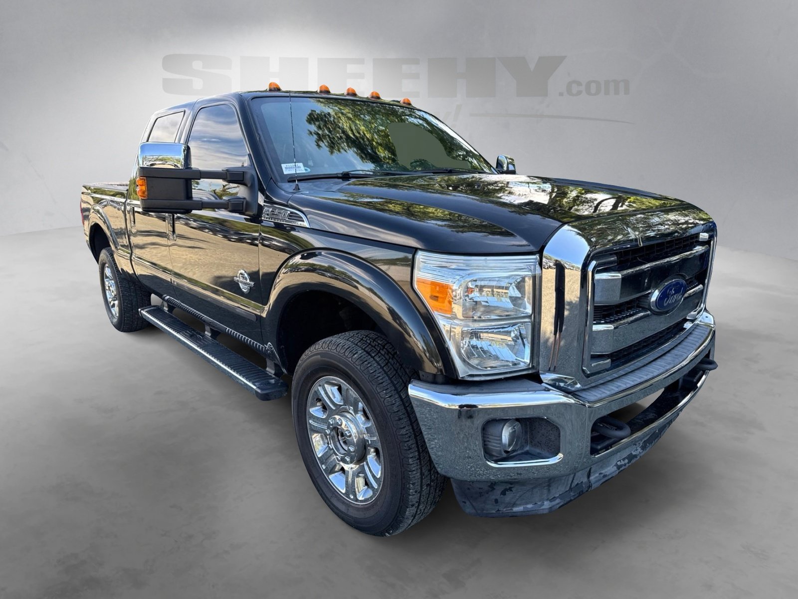 Used 2015 Tuxedo Black Metallic Ford Lariat image 2