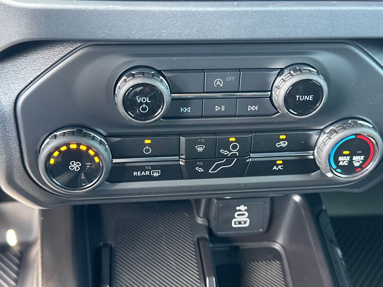 New 2026 Velocity Blue Metallic Ford Base image 30