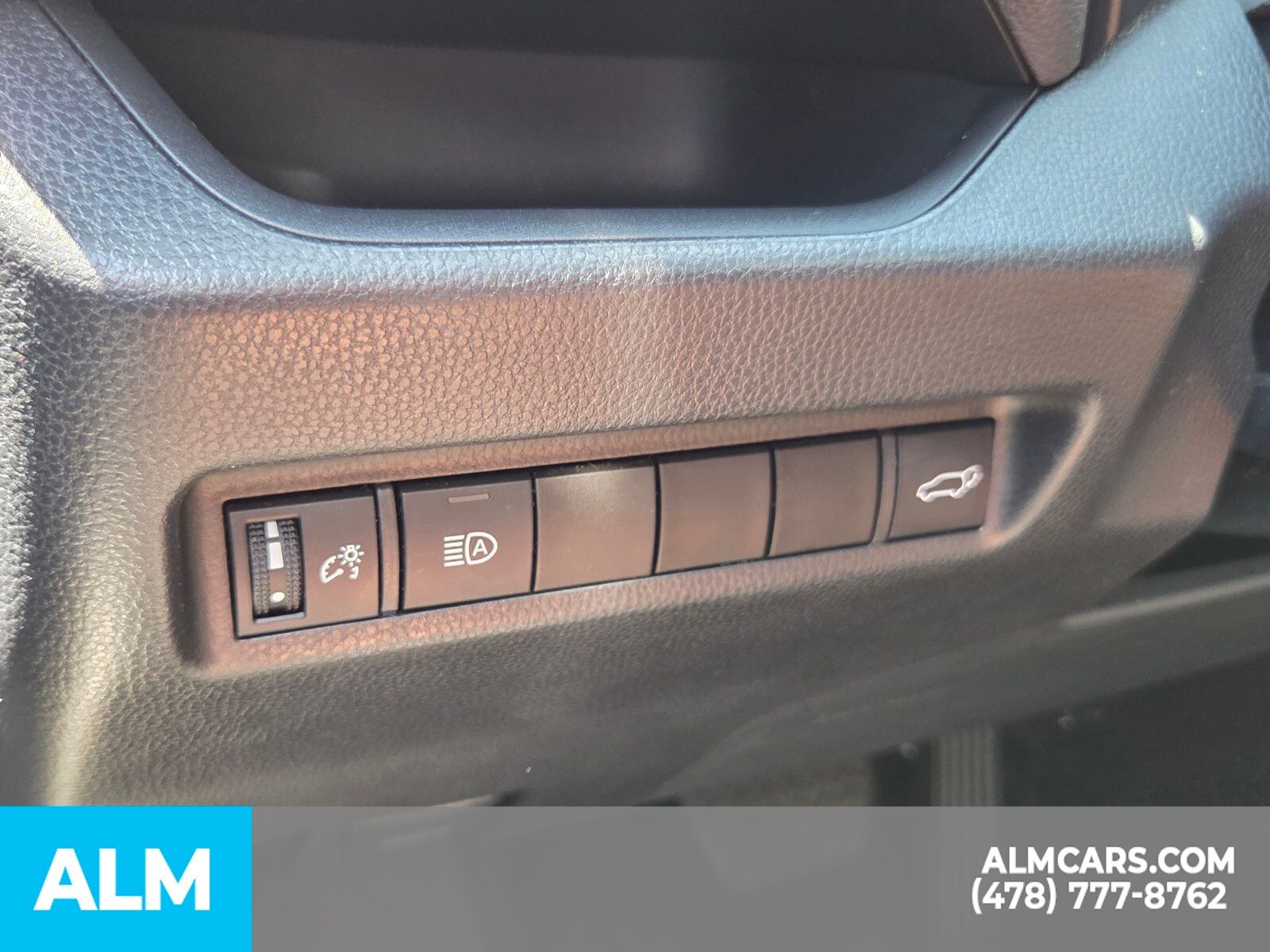 Used 2022  Toyota XLE image 18