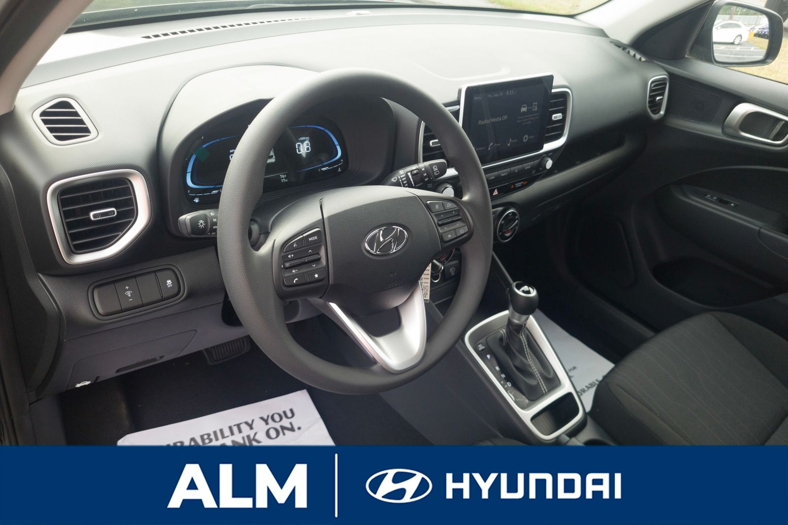 2025 Hyundai Venue SE photo 10