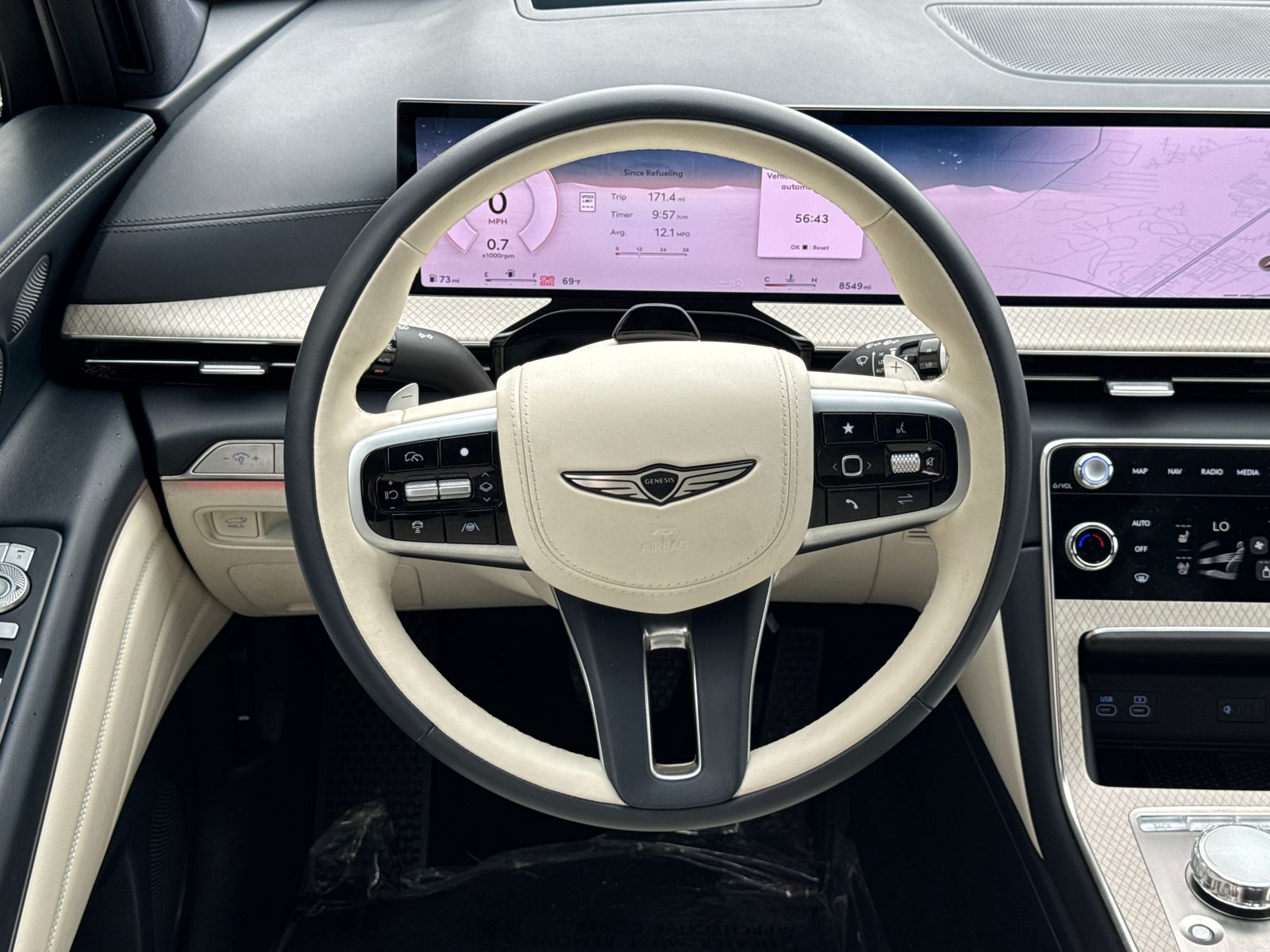 Used 2025 White Genesis 3.5T Prestige image 24