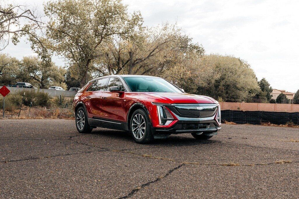 Radiant Red Tintcoat 2025 Cadillac LYRIQ SUV / Crossover Rear-Wheel Drive 1-Speed Automatic