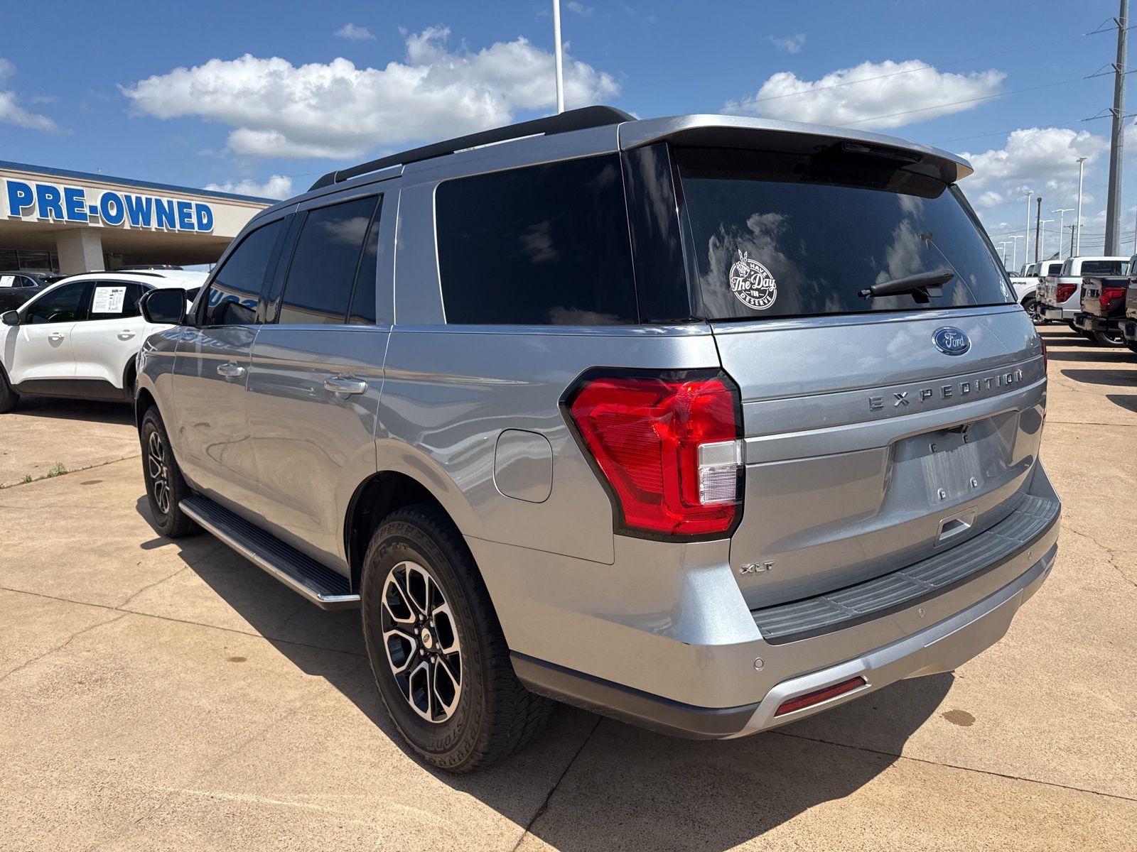 View vehicle photo 5