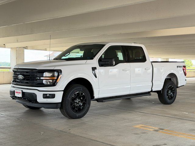 New 2026 Oxford White Ford XLT image 2