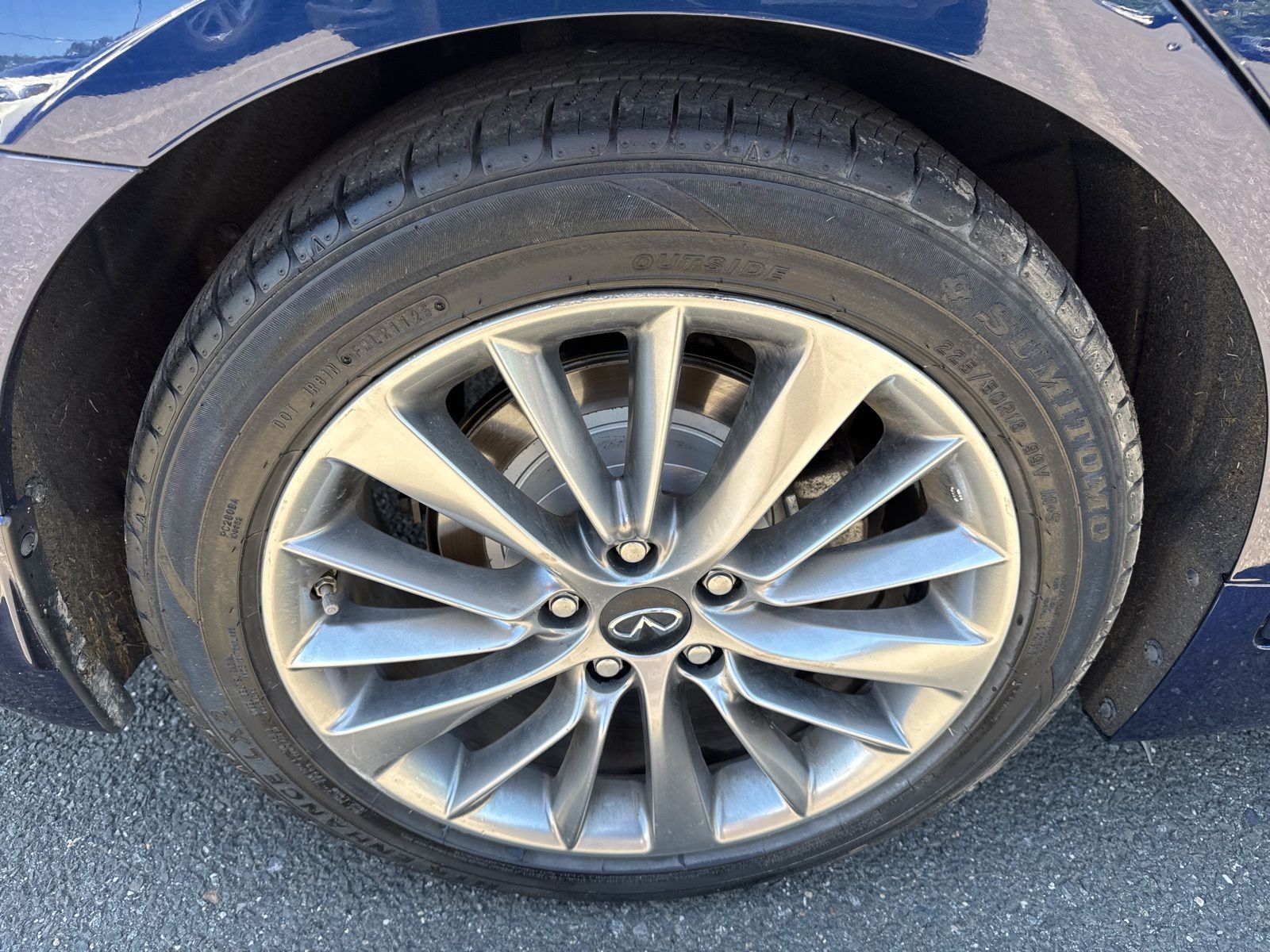 Used 2022 Grand Blue INFINITI LUXE image 26