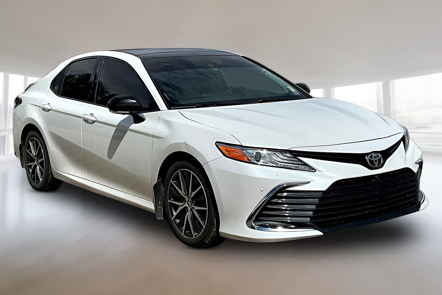 Pearl 2021 Toyota Camry Sedan Front-Wheel Drive 8-Speed Automatic