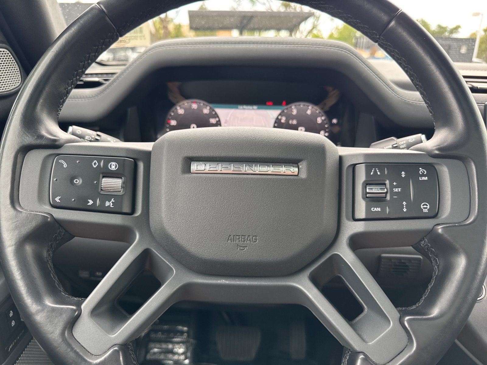 2024 Land Rover Defender X-Dynamic SE - Photo 24