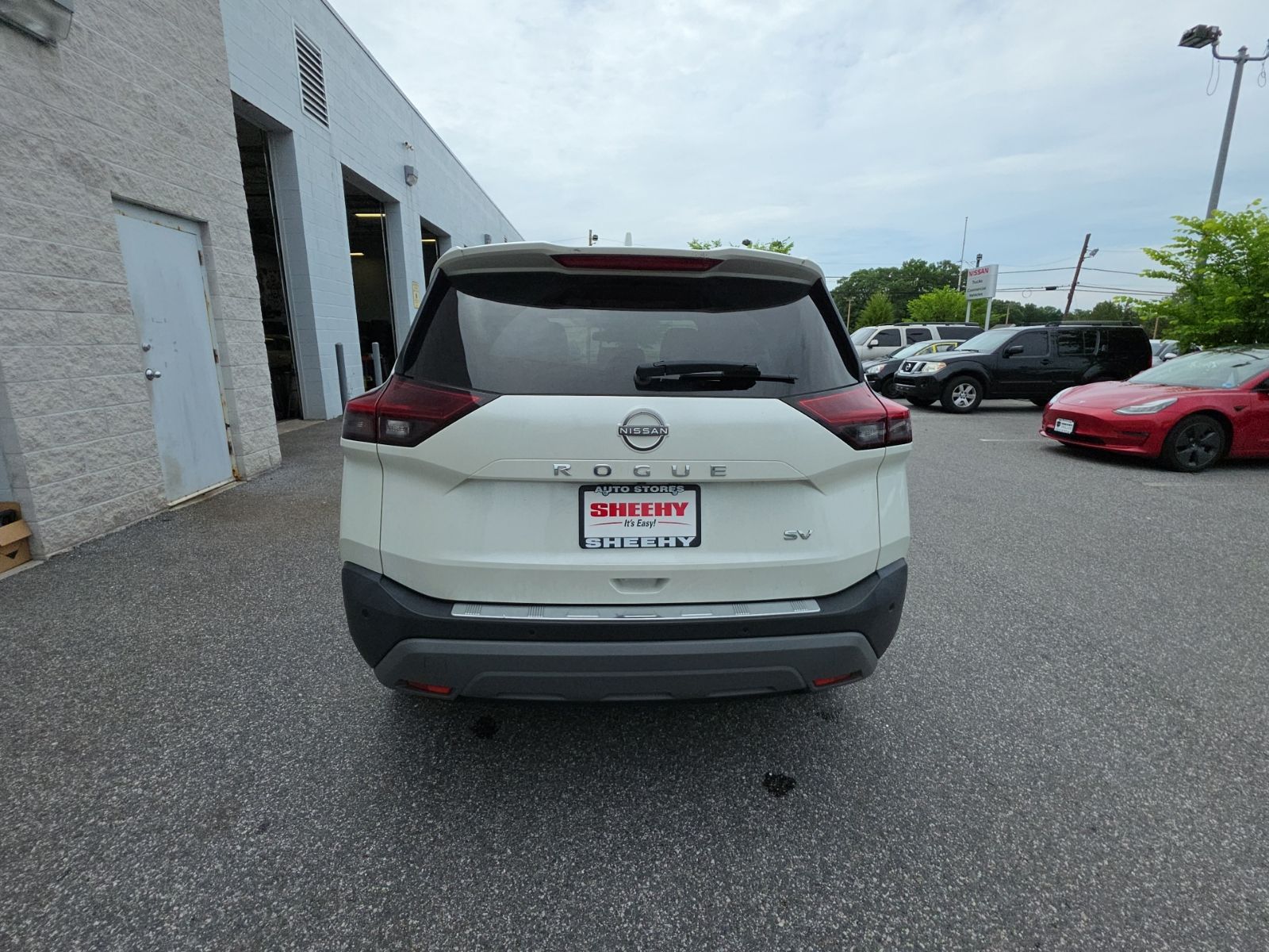 View vehicle photo 7