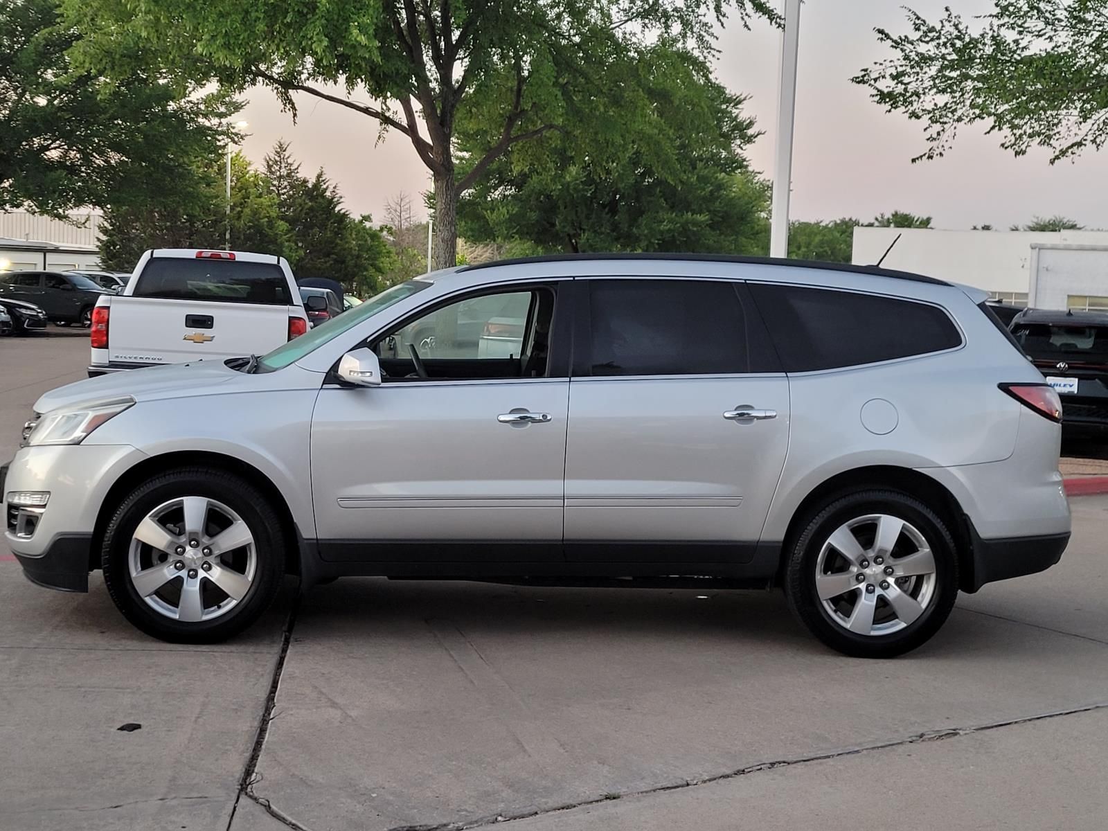 used 2015 Chevrolet Traverse car, priced at $8,700