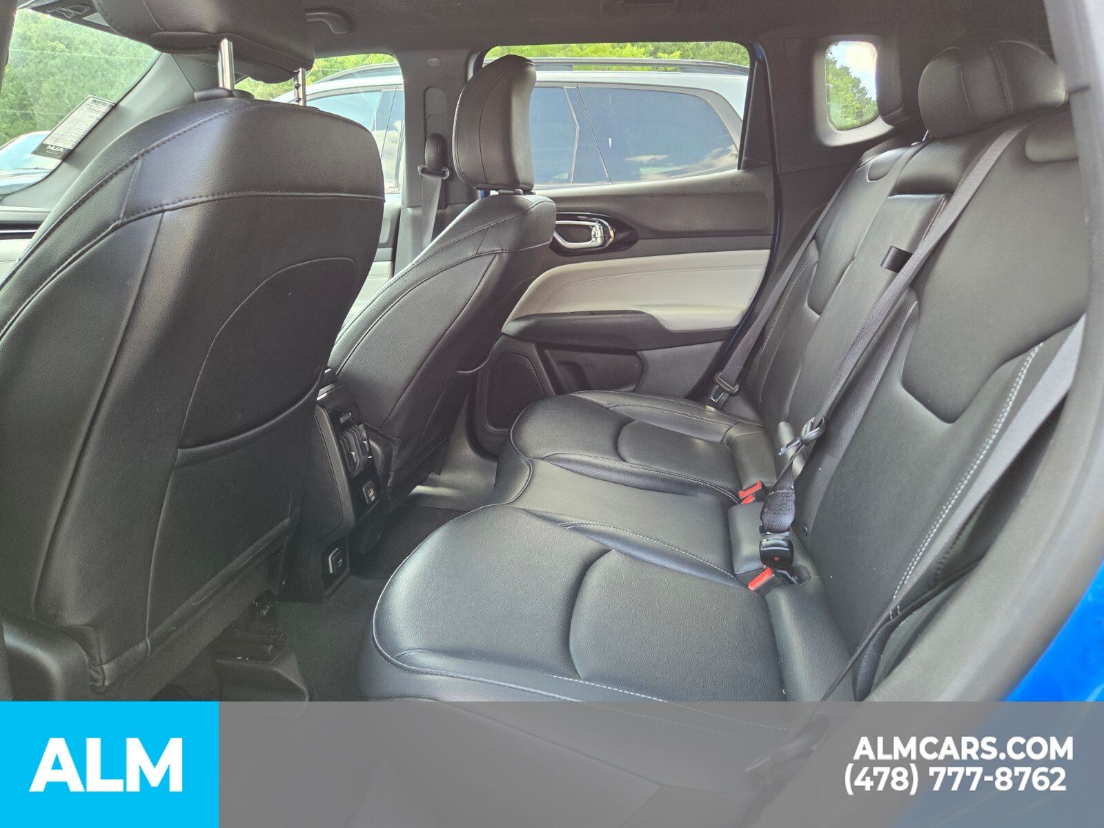 Used 2025 Hydro Blue Pearlcoat Jeep Limited image 23