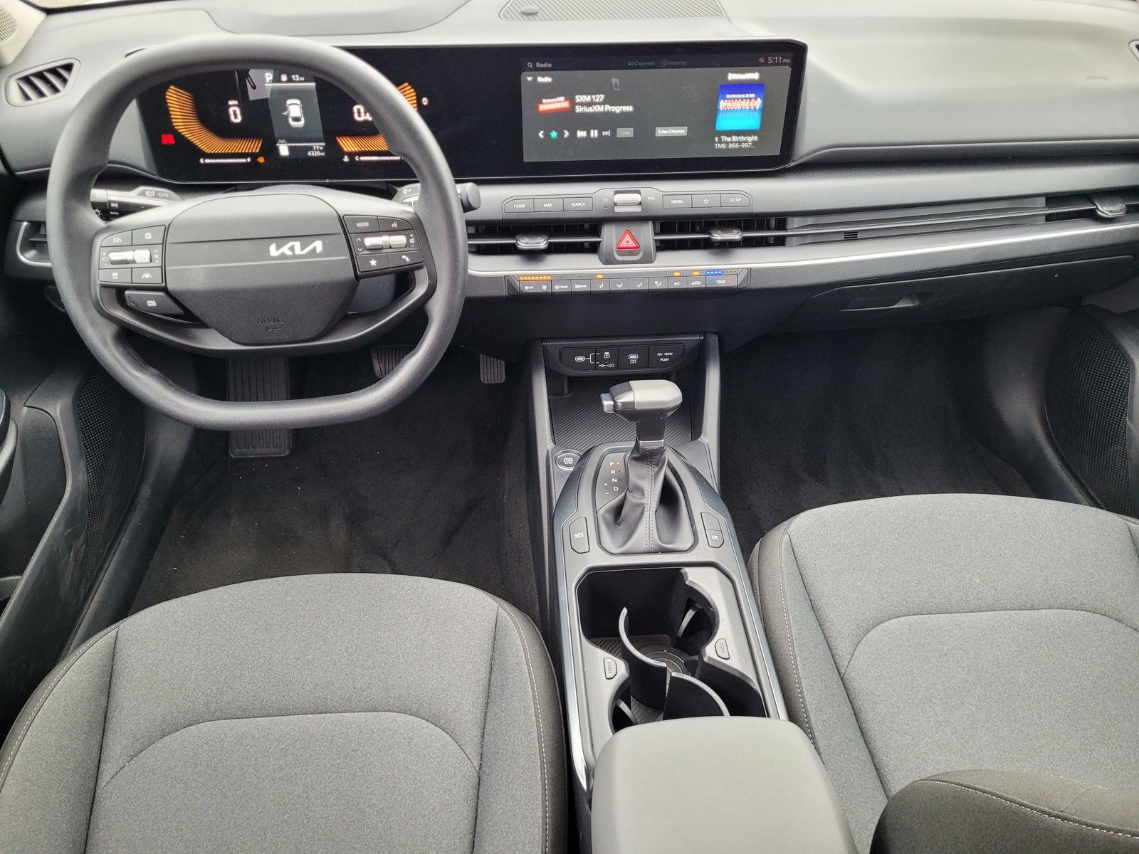 2025 Kia K4 LXS - Photo 17