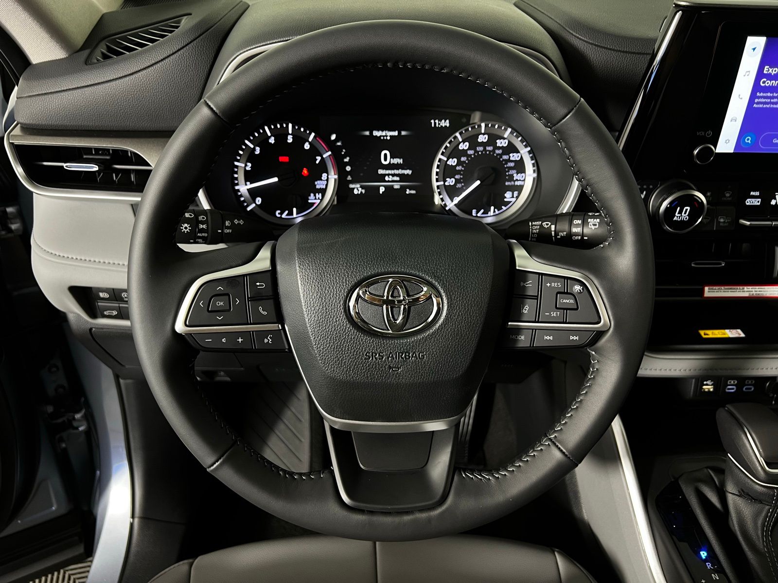 2024 Toyota Highlander XLE 8