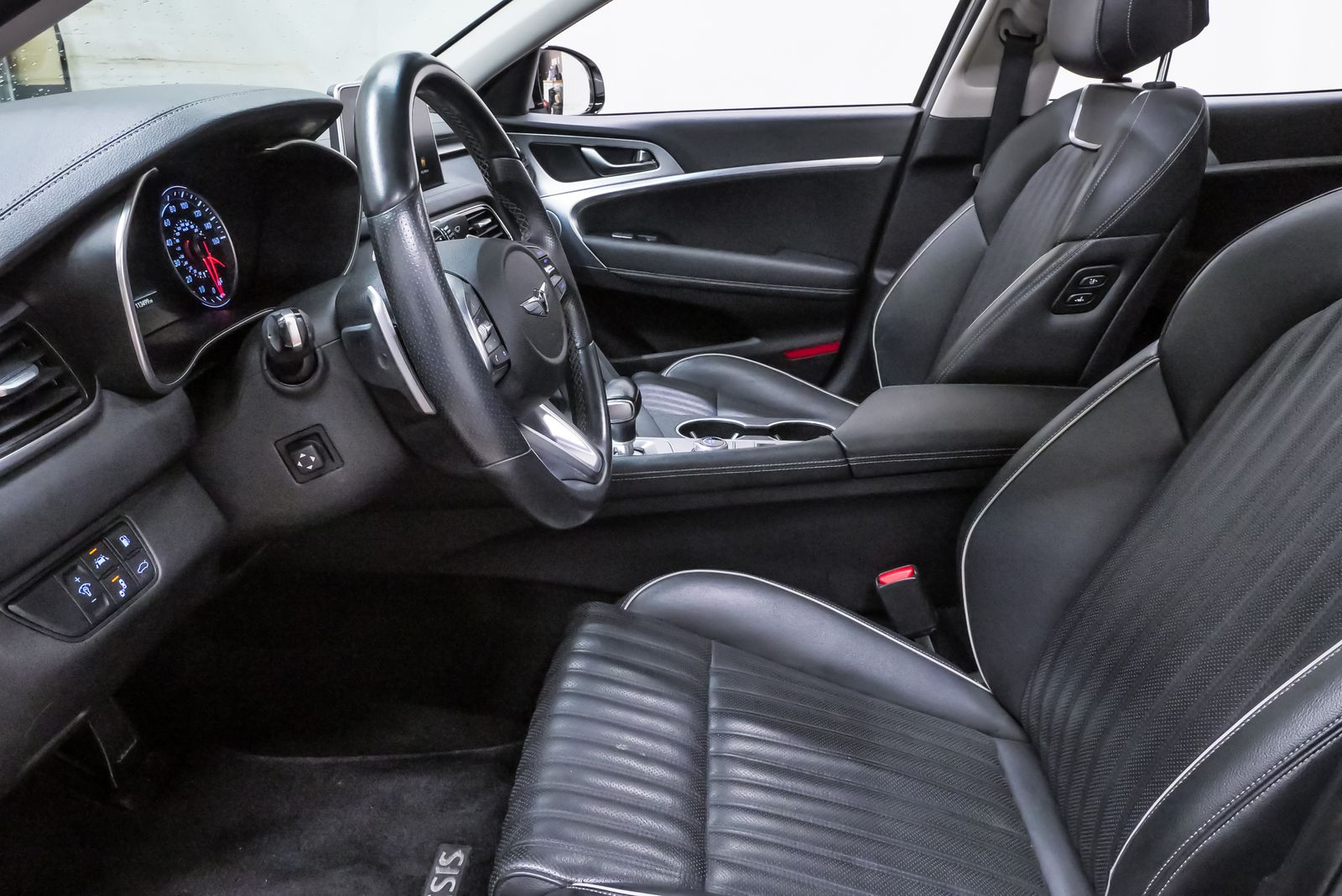 2019 Genesis G70 2.0T Advanced Silver at Autostrade