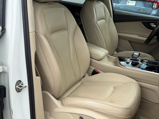 Used 2019 Carrara White Audi 55 Premium image 33