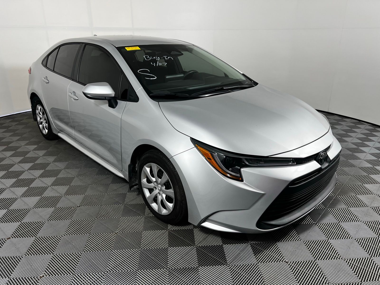 Thumbnail: 2025 Toyota Corolla - 3